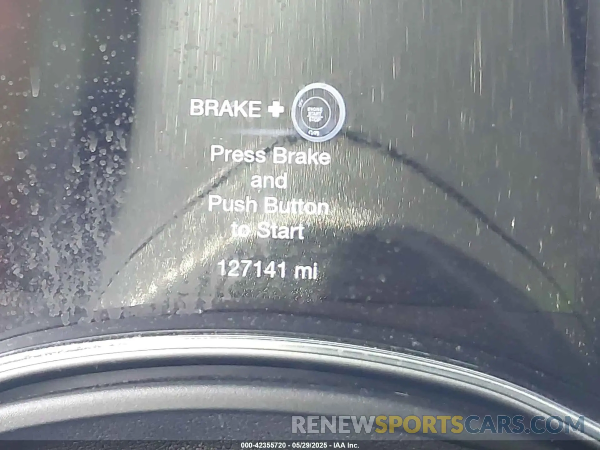 14 Photograph of a damaged car 1C4RJFAG4KC566506 JEEP GRAND CHEROKEE 2019