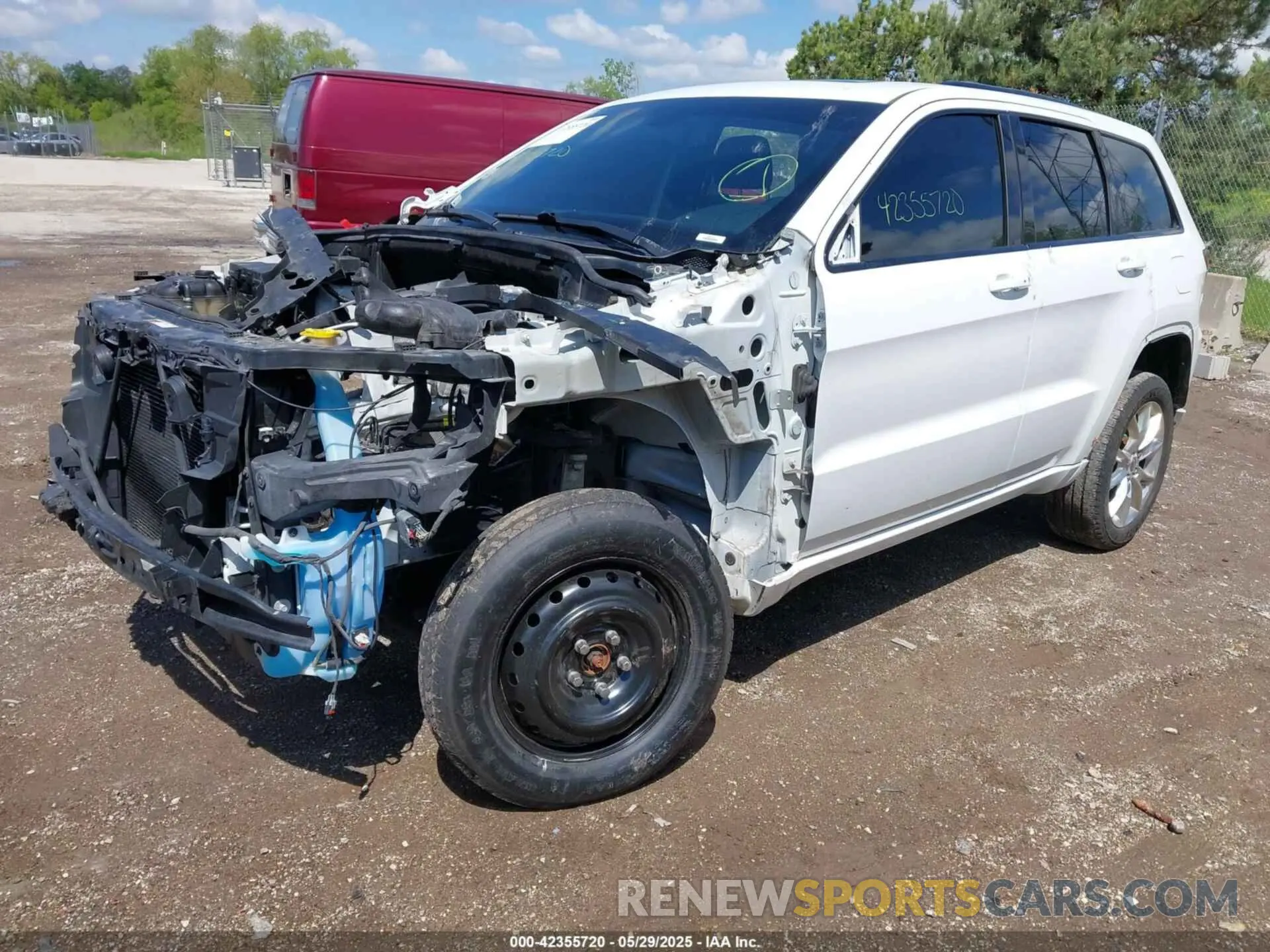 2 Photograph of a damaged car 1C4RJFAG4KC566506 JEEP GRAND CHEROKEE 2019