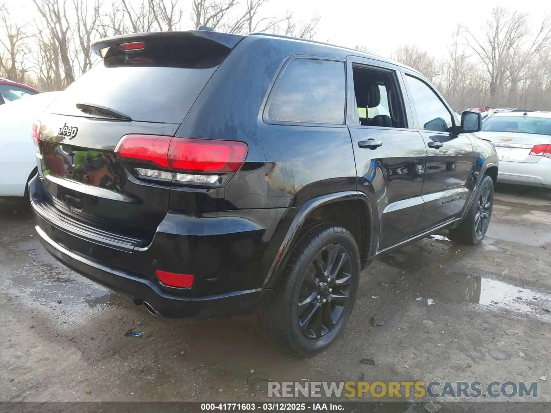 4 Photograph of a damaged car 1C4RJFAG4KC608897 JEEP GRAND CHEROKEE 2019