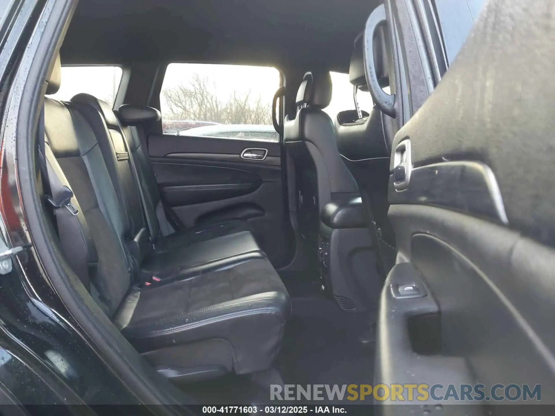 8 Photograph of a damaged car 1C4RJFAG4KC608897 JEEP GRAND CHEROKEE 2019