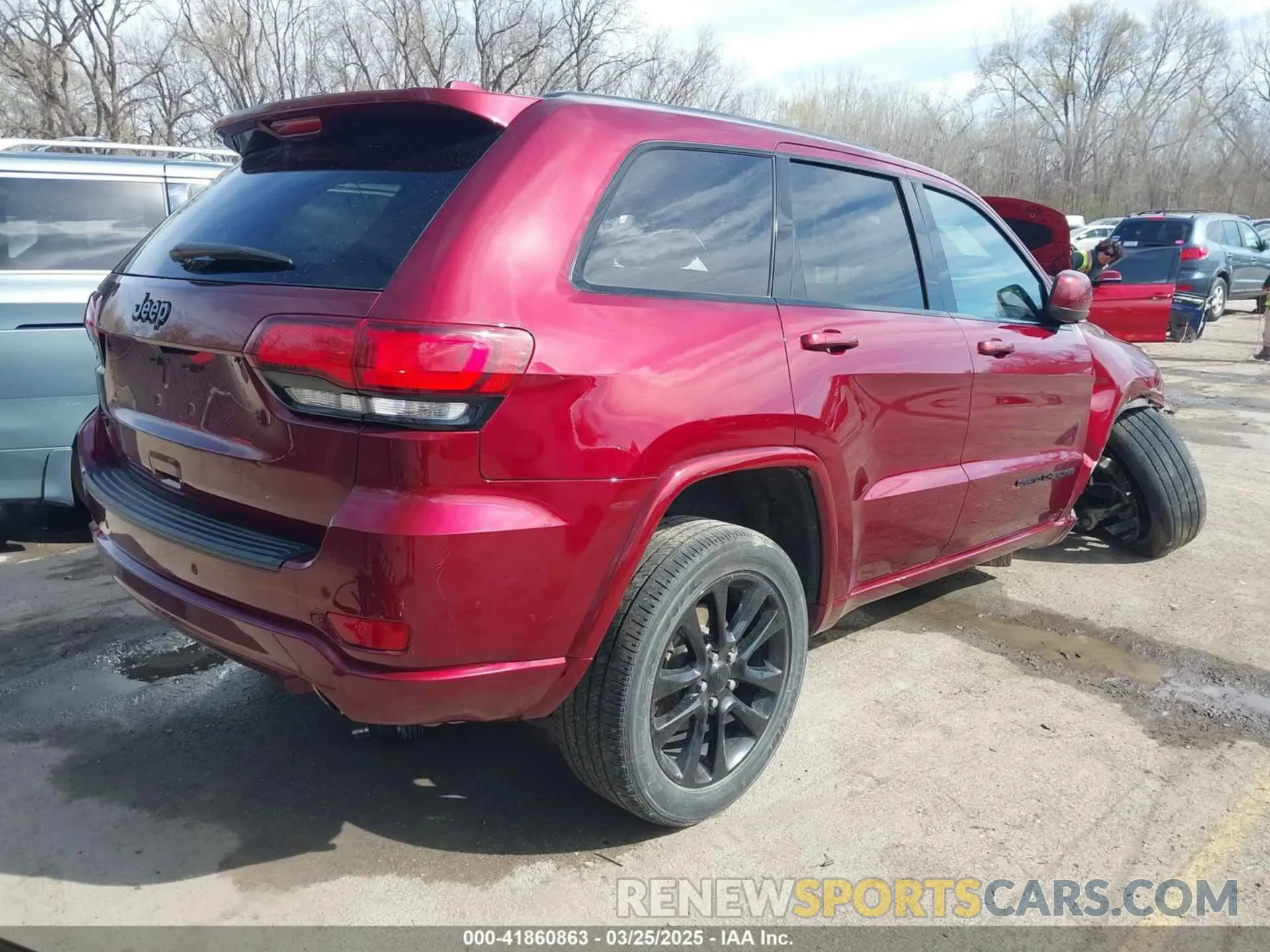 4 Photograph of a damaged car 1C4RJFAG4KC709745 JEEP GRAND CHEROKEE 2019