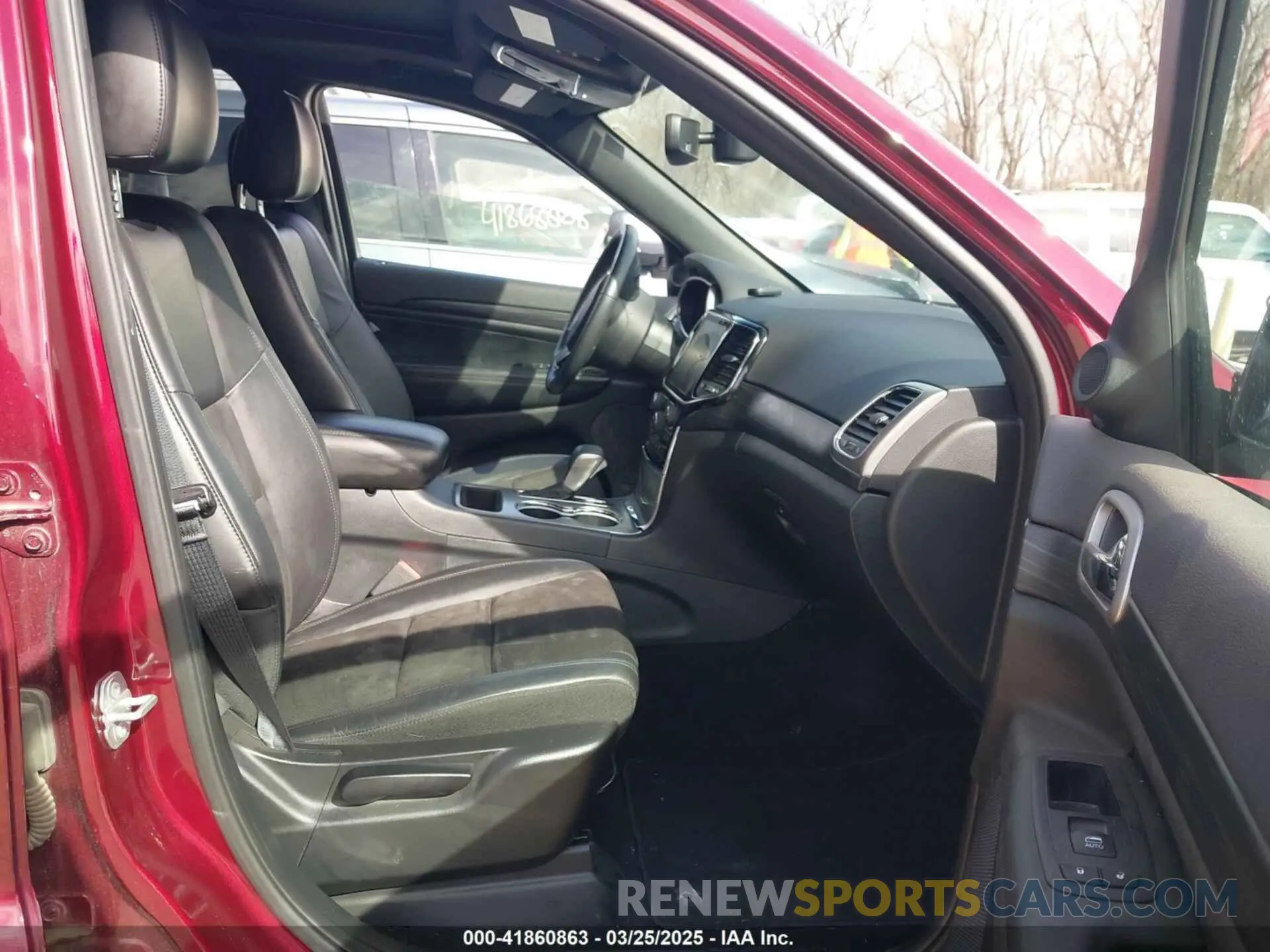 5 Photograph of a damaged car 1C4RJFAG4KC709745 JEEP GRAND CHEROKEE 2019