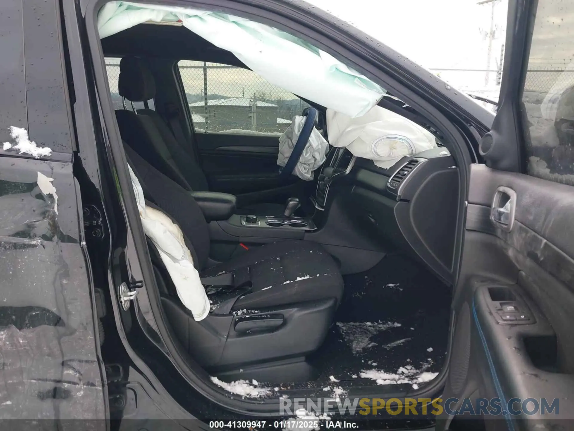 5 Photograph of a damaged car 1C4RJFAG4KC837497 JEEP GRAND CHEROKEE 2019
