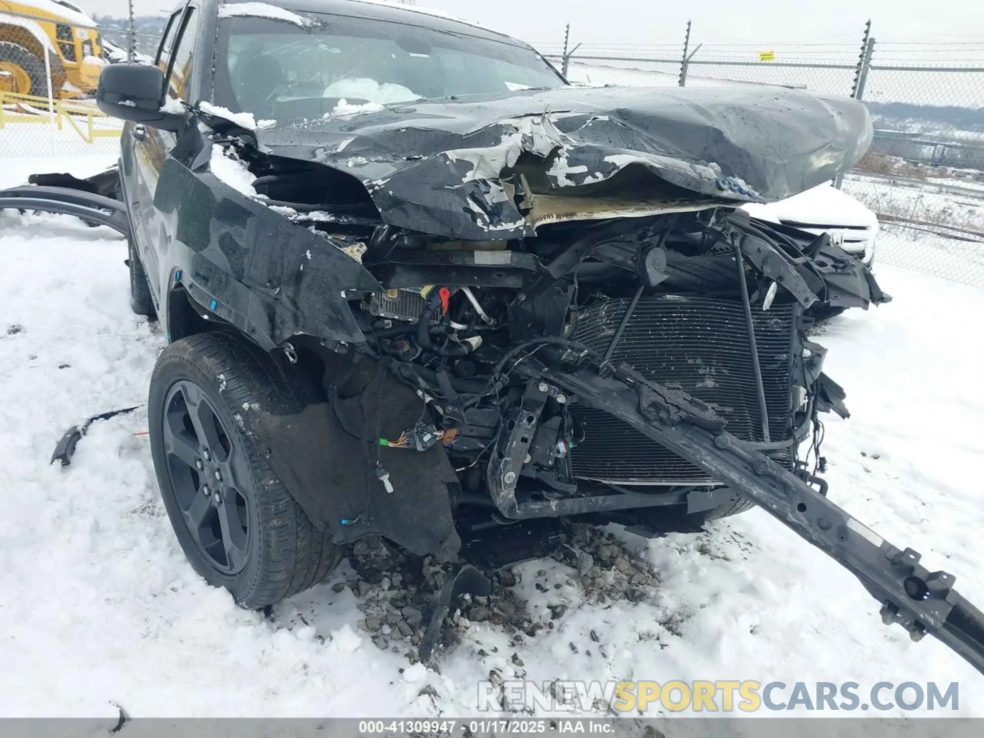 6 Photograph of a damaged car 1C4RJFAG4KC837497 JEEP GRAND CHEROKEE 2019