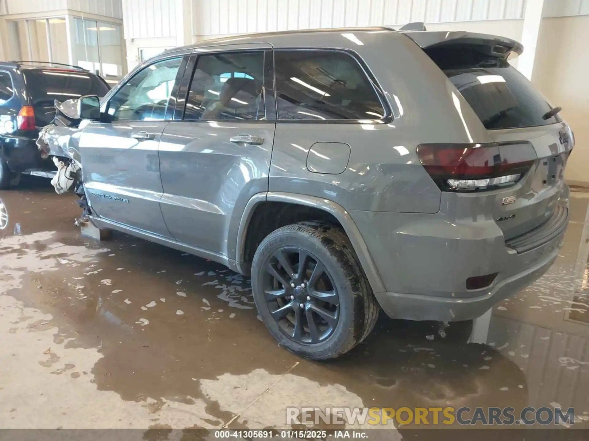 3 Photograph of a damaged car 1C4RJFAG4KC850170 JEEP GRAND CHEROKEE 2019