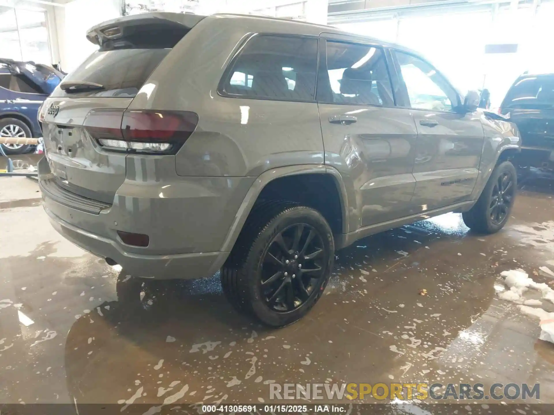 4 Photograph of a damaged car 1C4RJFAG4KC850170 JEEP GRAND CHEROKEE 2019