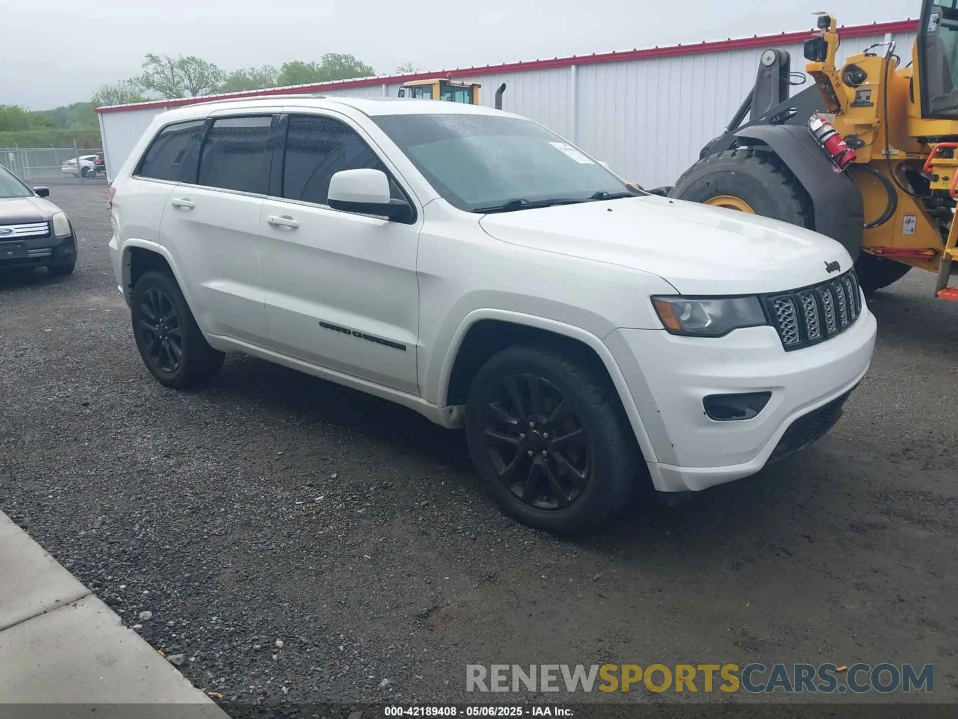1 Photograph of a damaged car 1C4RJFAG5KC589793 JEEP GRAND CHEROKEE 2019