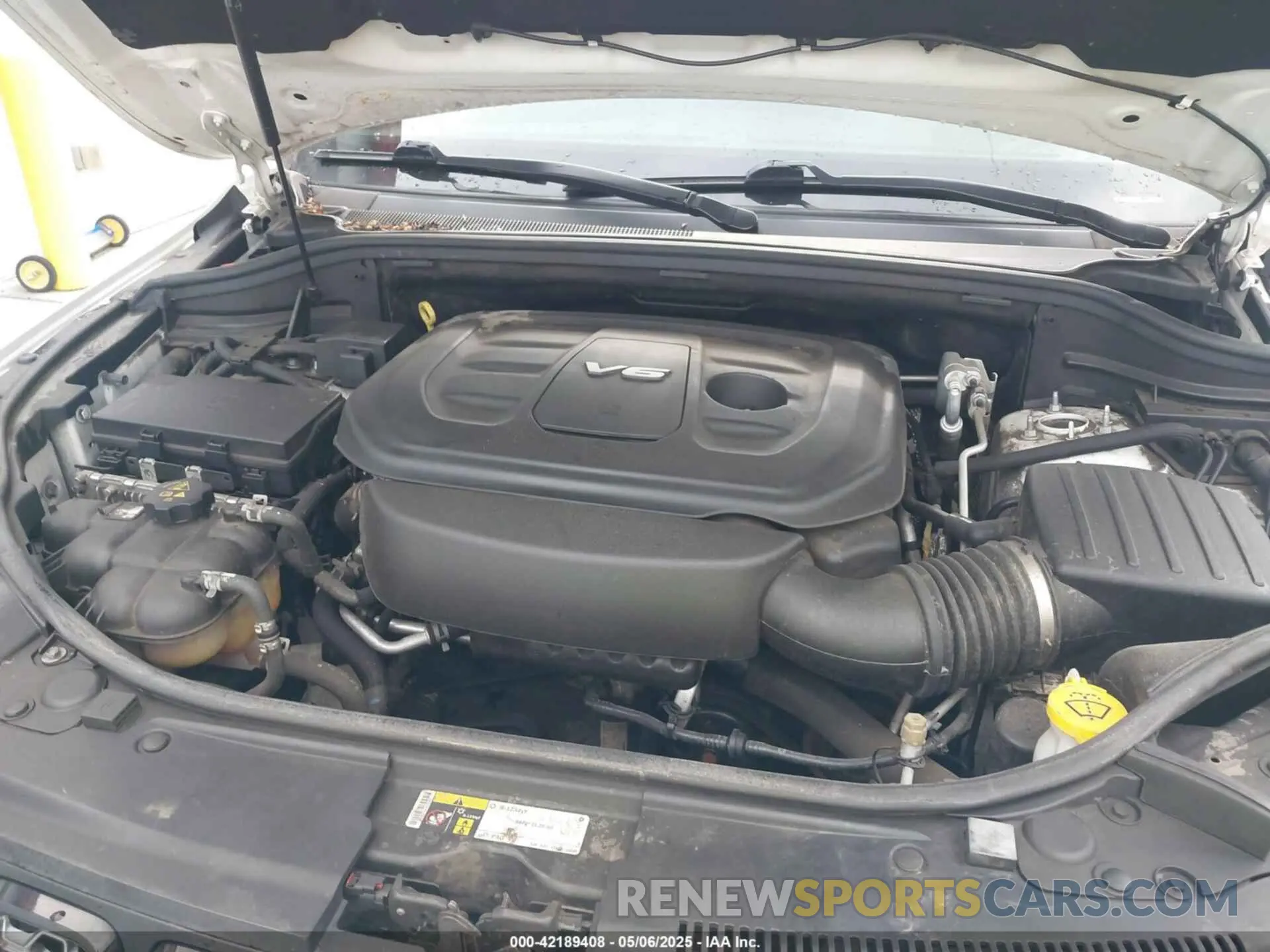 10 Photograph of a damaged car 1C4RJFAG5KC589793 JEEP GRAND CHEROKEE 2019