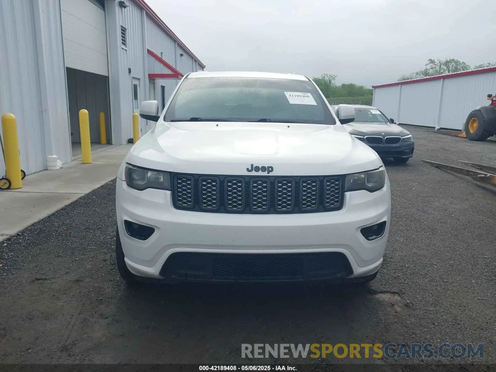 12 Photograph of a damaged car 1C4RJFAG5KC589793 JEEP GRAND CHEROKEE 2019