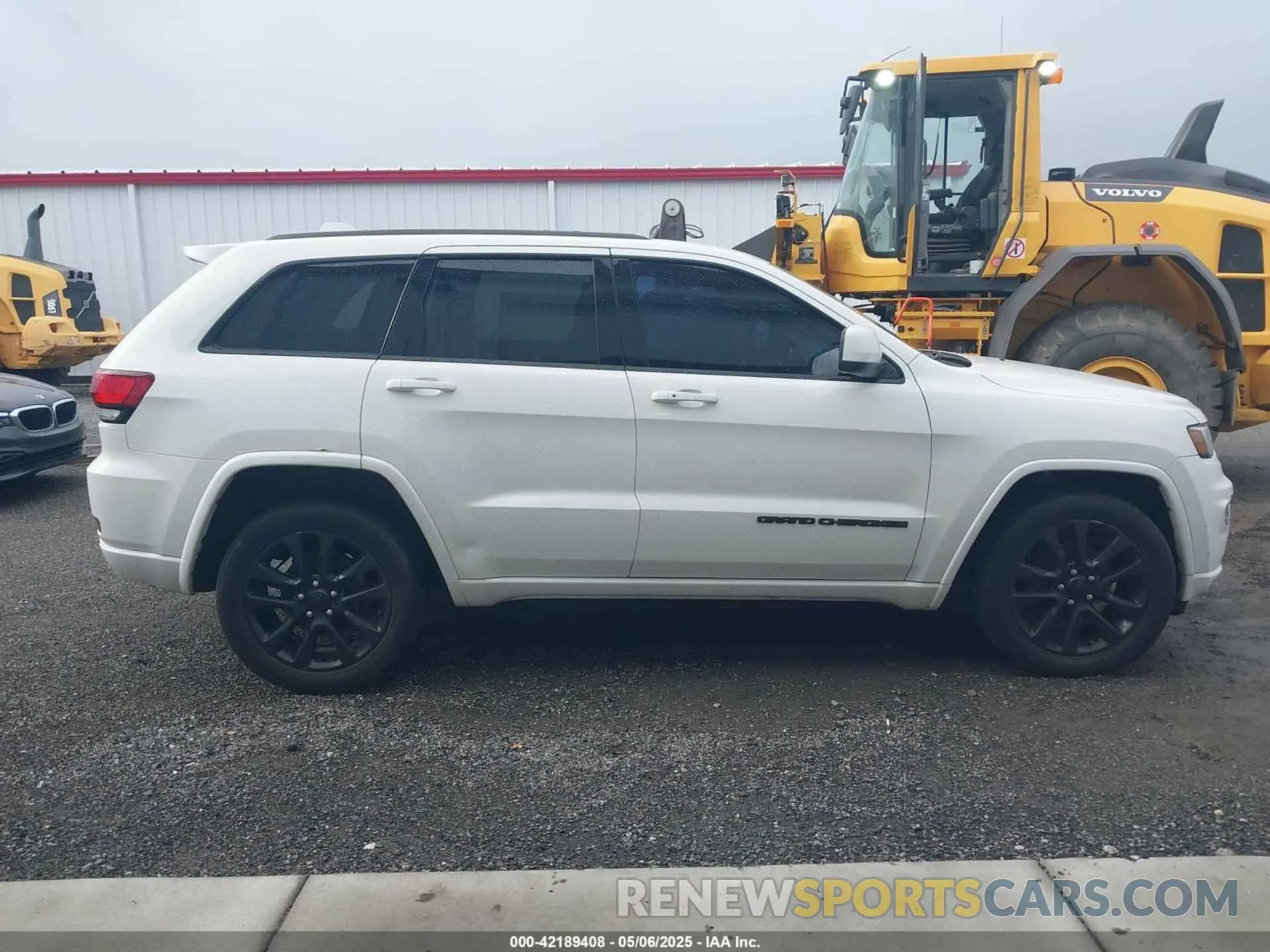 13 Photograph of a damaged car 1C4RJFAG5KC589793 JEEP GRAND CHEROKEE 2019