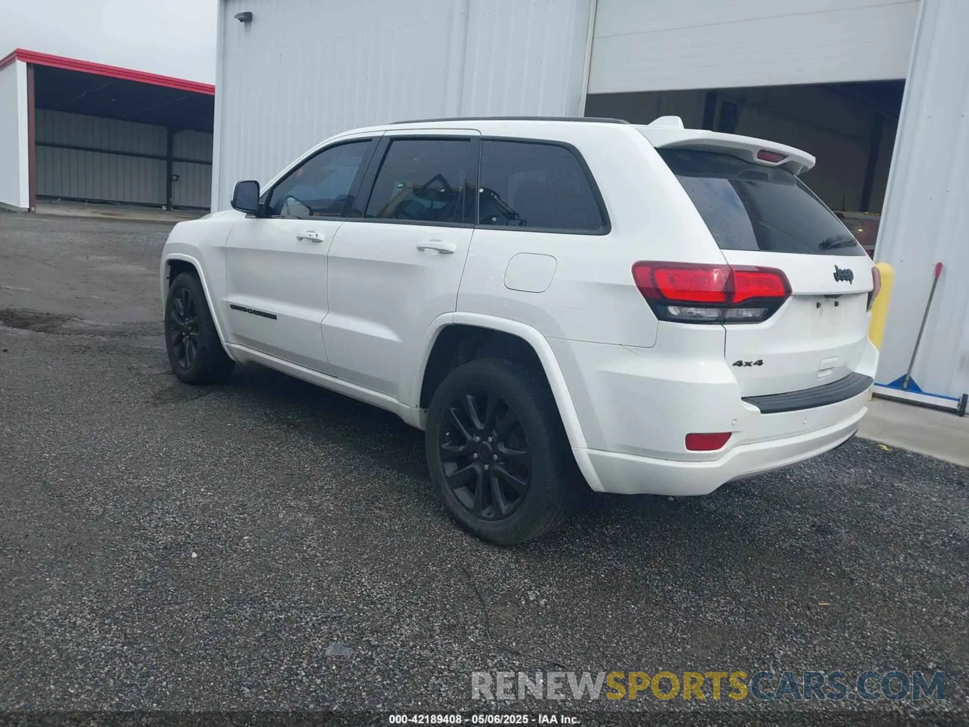 3 Photograph of a damaged car 1C4RJFAG5KC589793 JEEP GRAND CHEROKEE 2019
