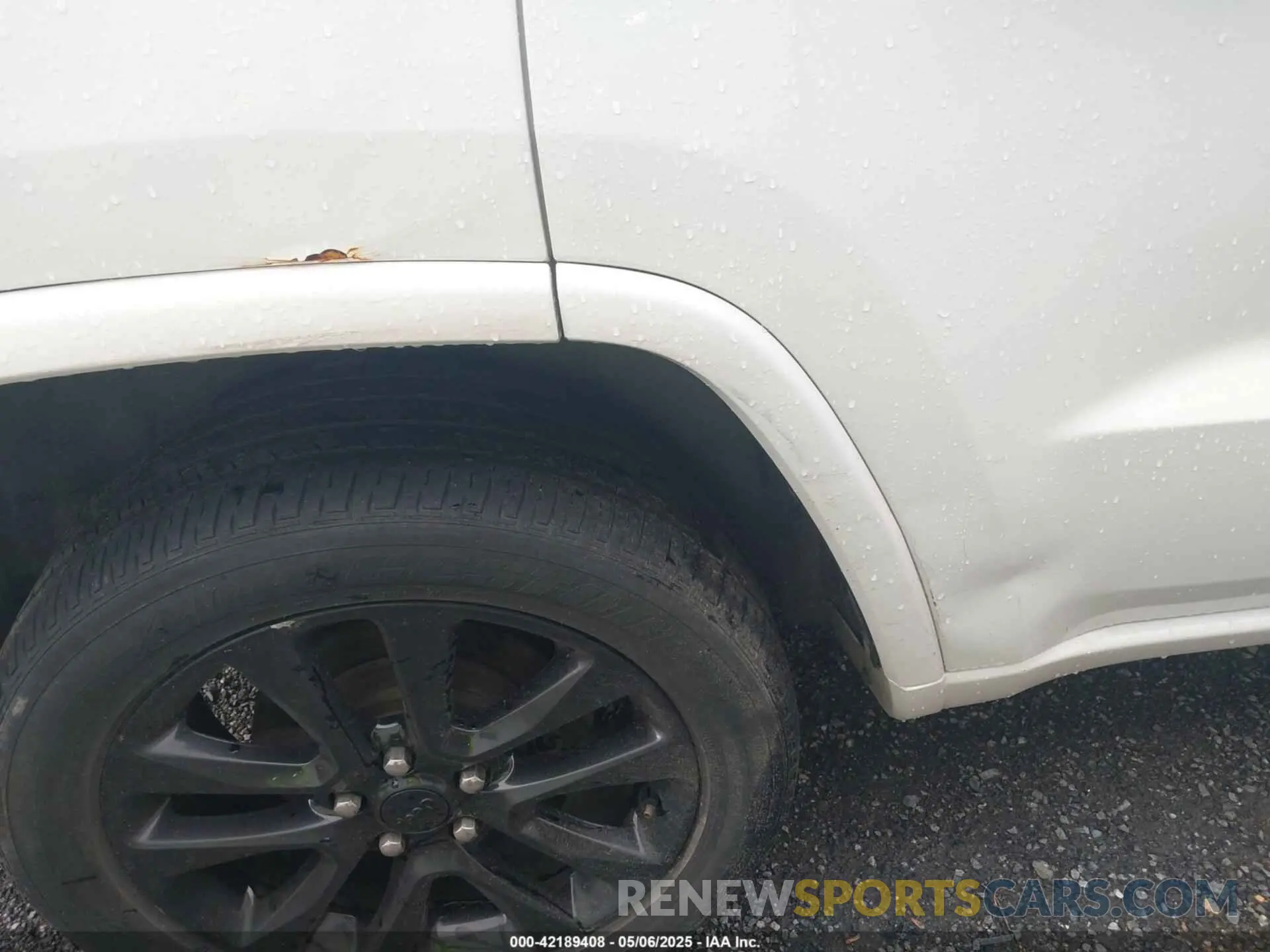 6 Photograph of a damaged car 1C4RJFAG5KC589793 JEEP GRAND CHEROKEE 2019