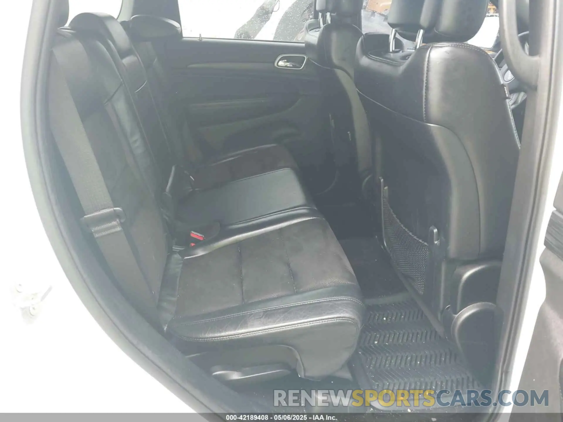 8 Photograph of a damaged car 1C4RJFAG5KC589793 JEEP GRAND CHEROKEE 2019