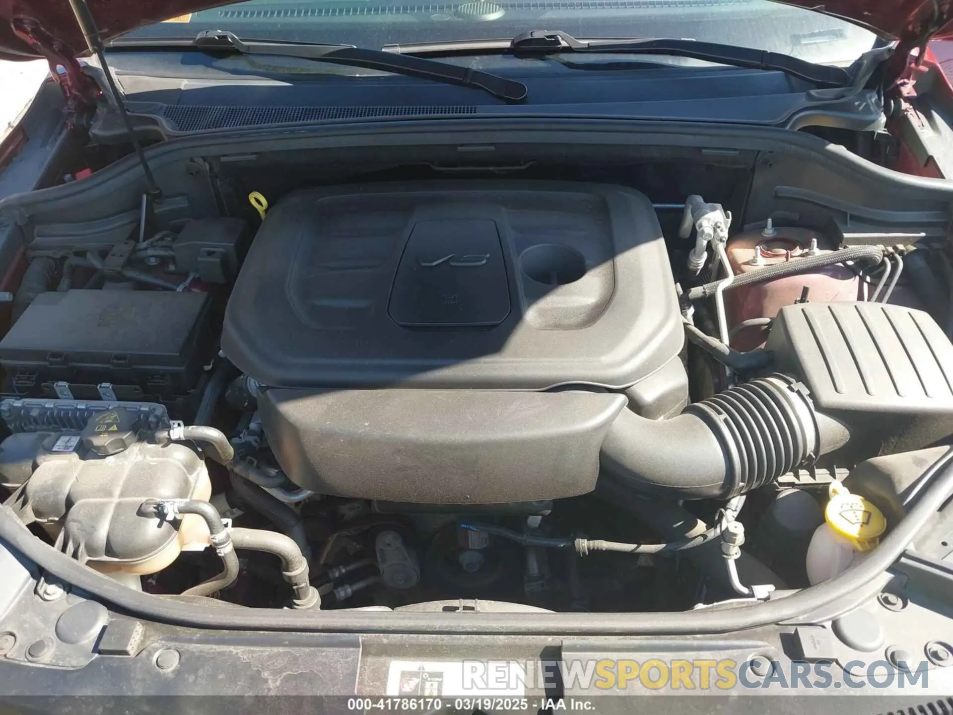 10 Photograph of a damaged car 1C4RJFAG5KC709947 JEEP GRAND CHEROKEE 2019
