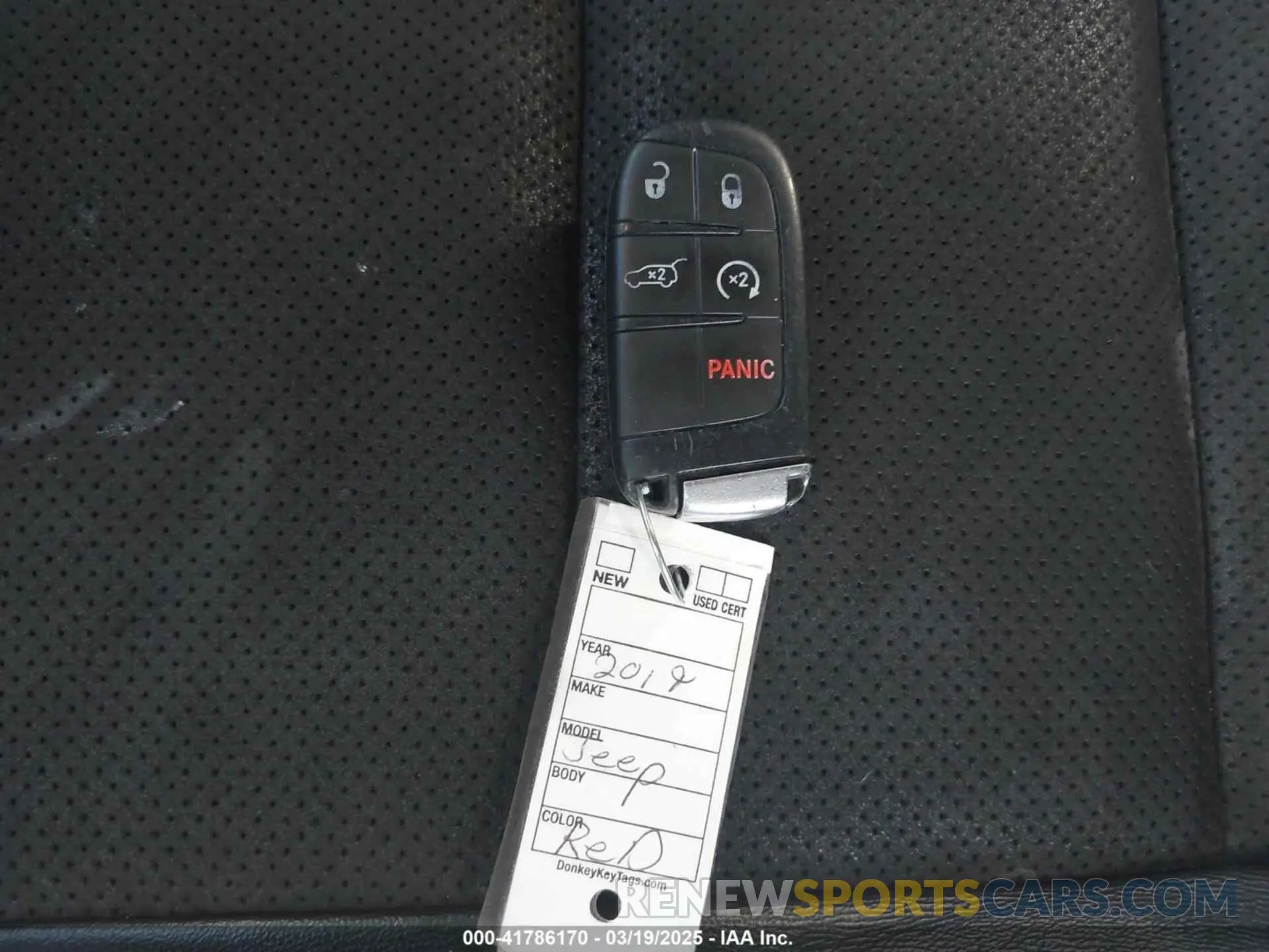 11 Photograph of a damaged car 1C4RJFAG5KC709947 JEEP GRAND CHEROKEE 2019