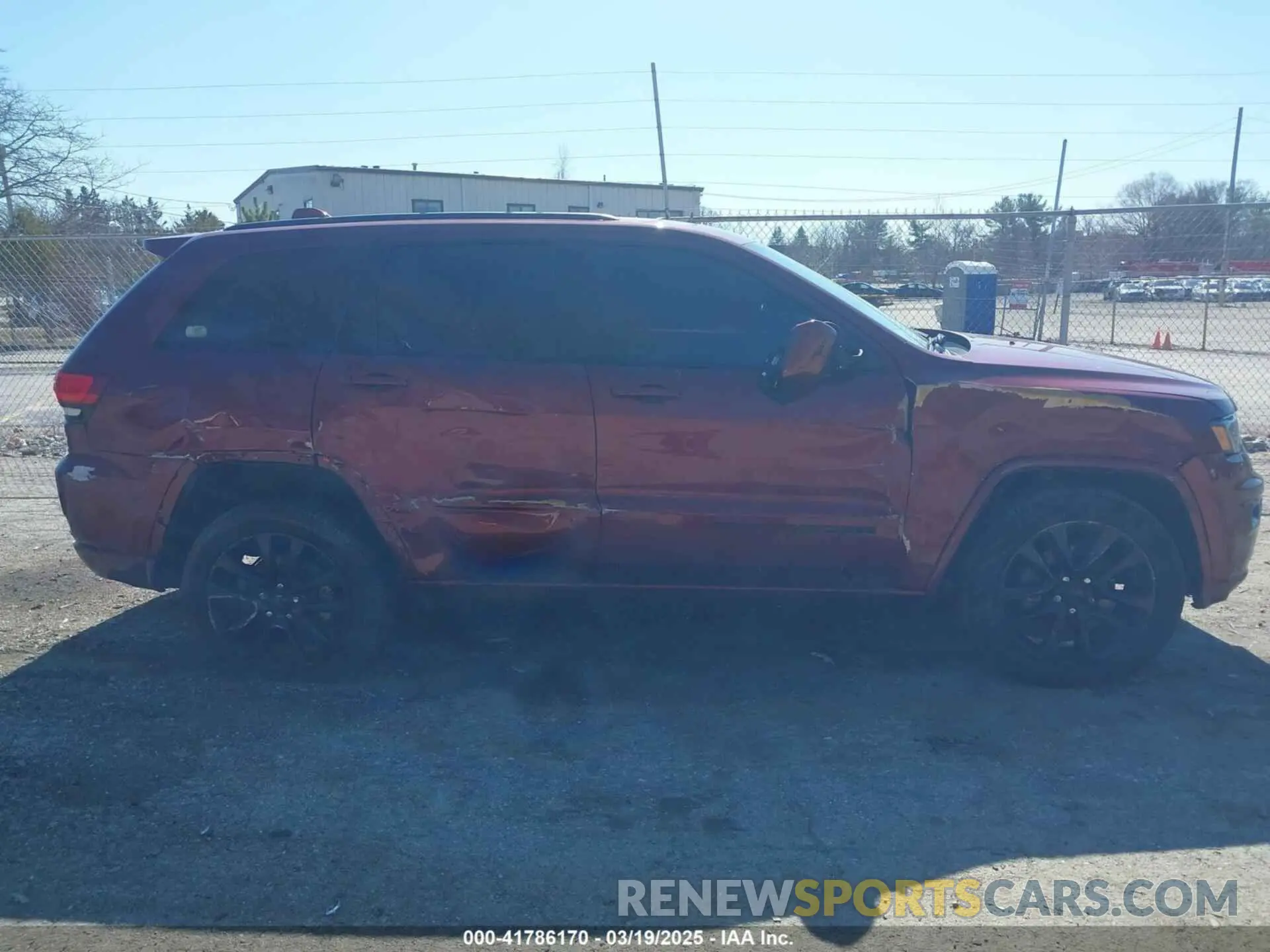 13 Photograph of a damaged car 1C4RJFAG5KC709947 JEEP GRAND CHEROKEE 2019