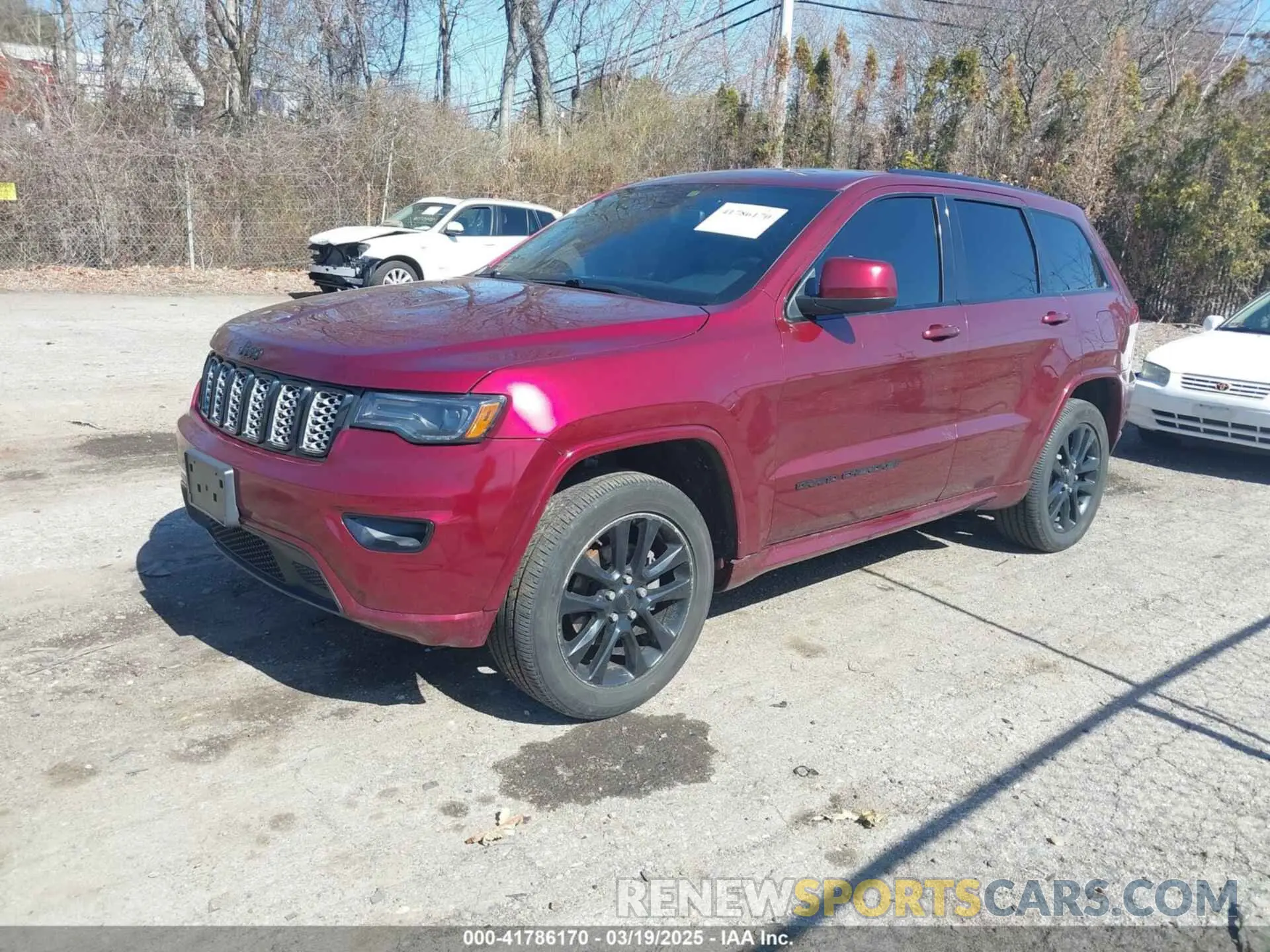 2 Photograph of a damaged car 1C4RJFAG5KC709947 JEEP GRAND CHEROKEE 2019