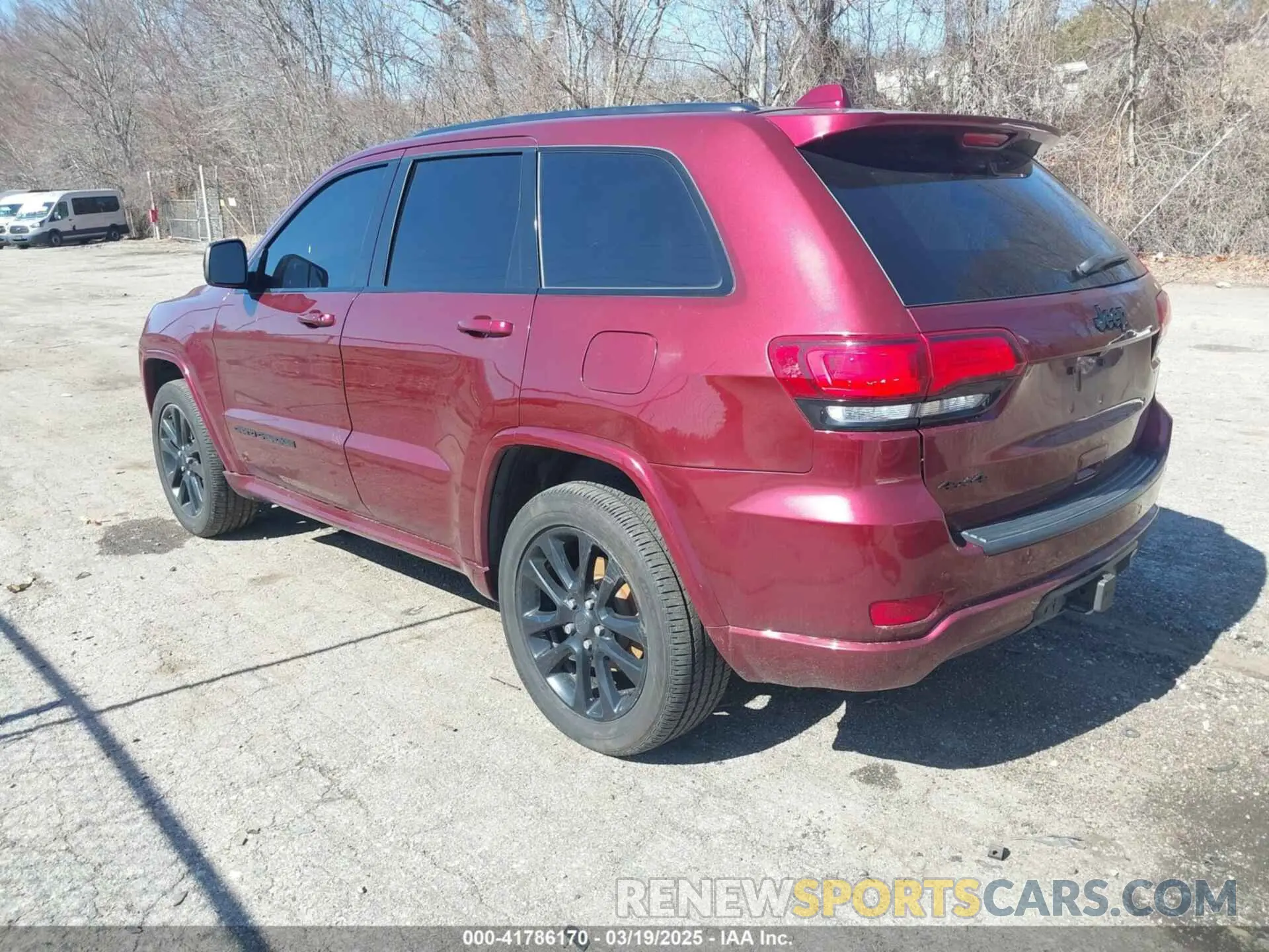 3 Photograph of a damaged car 1C4RJFAG5KC709947 JEEP GRAND CHEROKEE 2019
