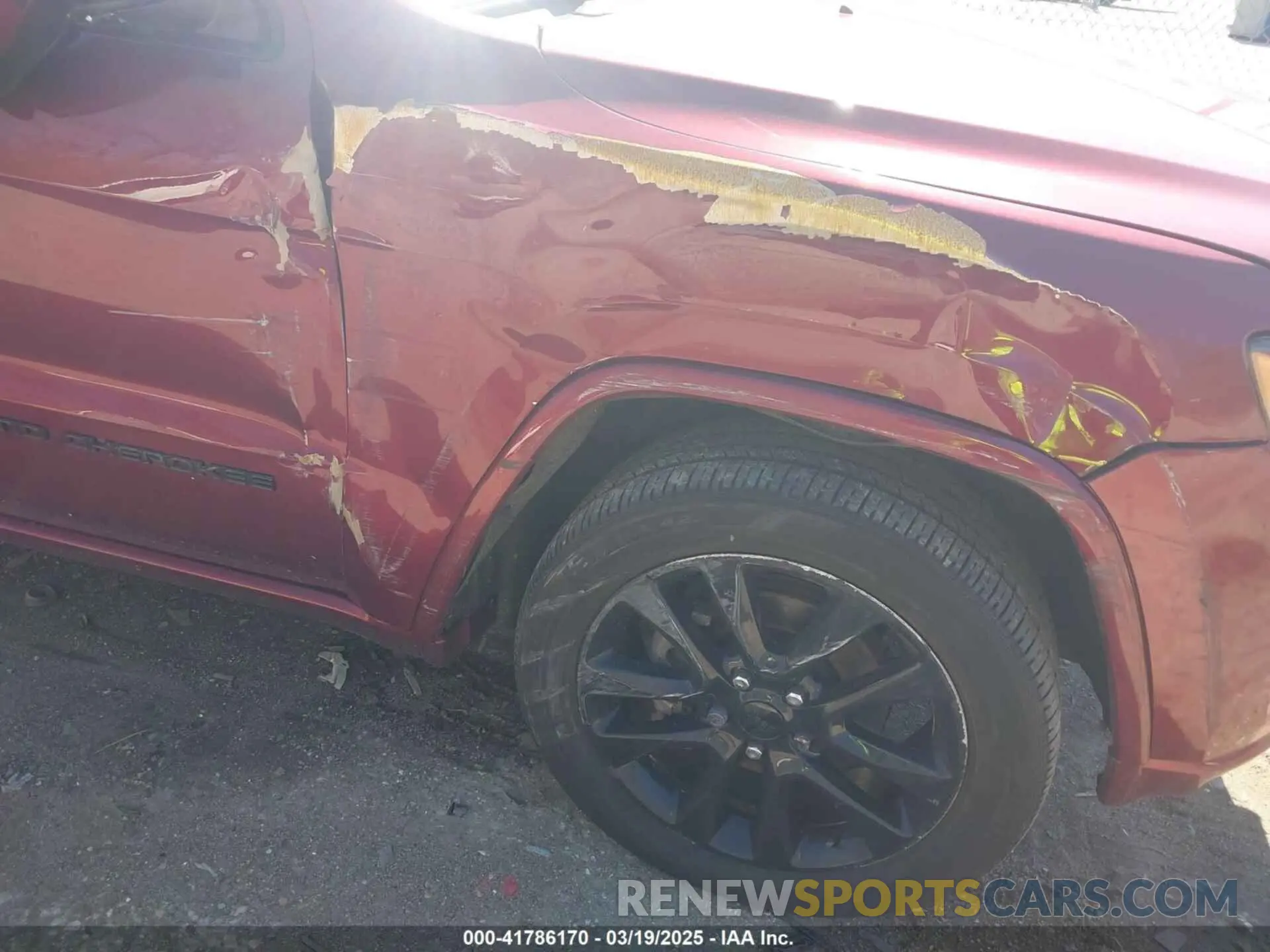 6 Photograph of a damaged car 1C4RJFAG5KC709947 JEEP GRAND CHEROKEE 2019