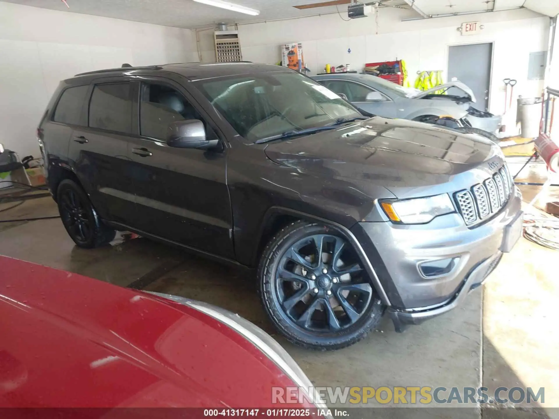 1 Photograph of a damaged car 1C4RJFAG5KC786429 JEEP GRAND CHEROKEE 2019