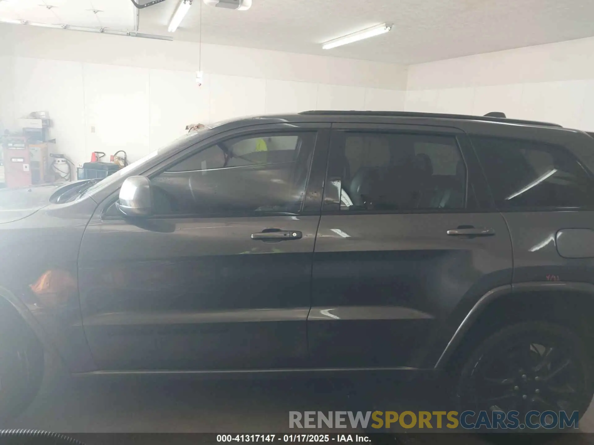 14 Photograph of a damaged car 1C4RJFAG5KC786429 JEEP GRAND CHEROKEE 2019
