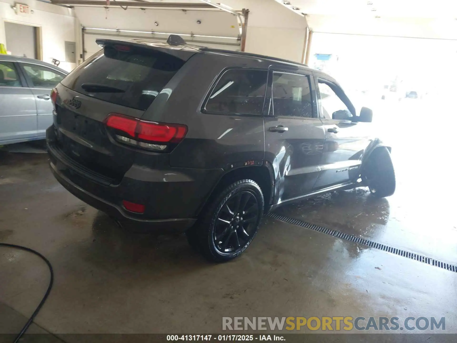 4 Photograph of a damaged car 1C4RJFAG5KC786429 JEEP GRAND CHEROKEE 2019