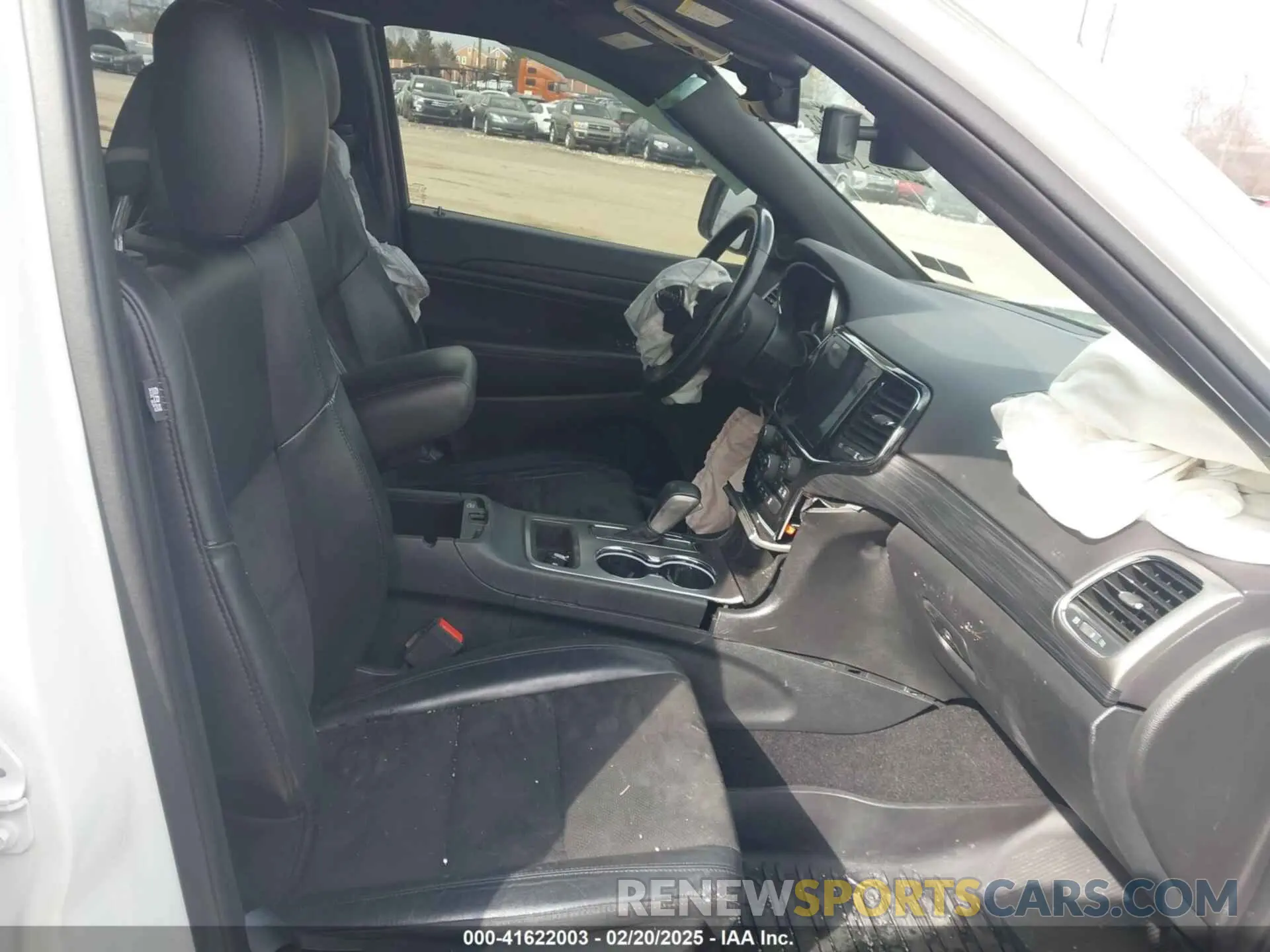 5 Photograph of a damaged car 1C4RJFAG5KC831675 JEEP GRAND CHEROKEE 2019