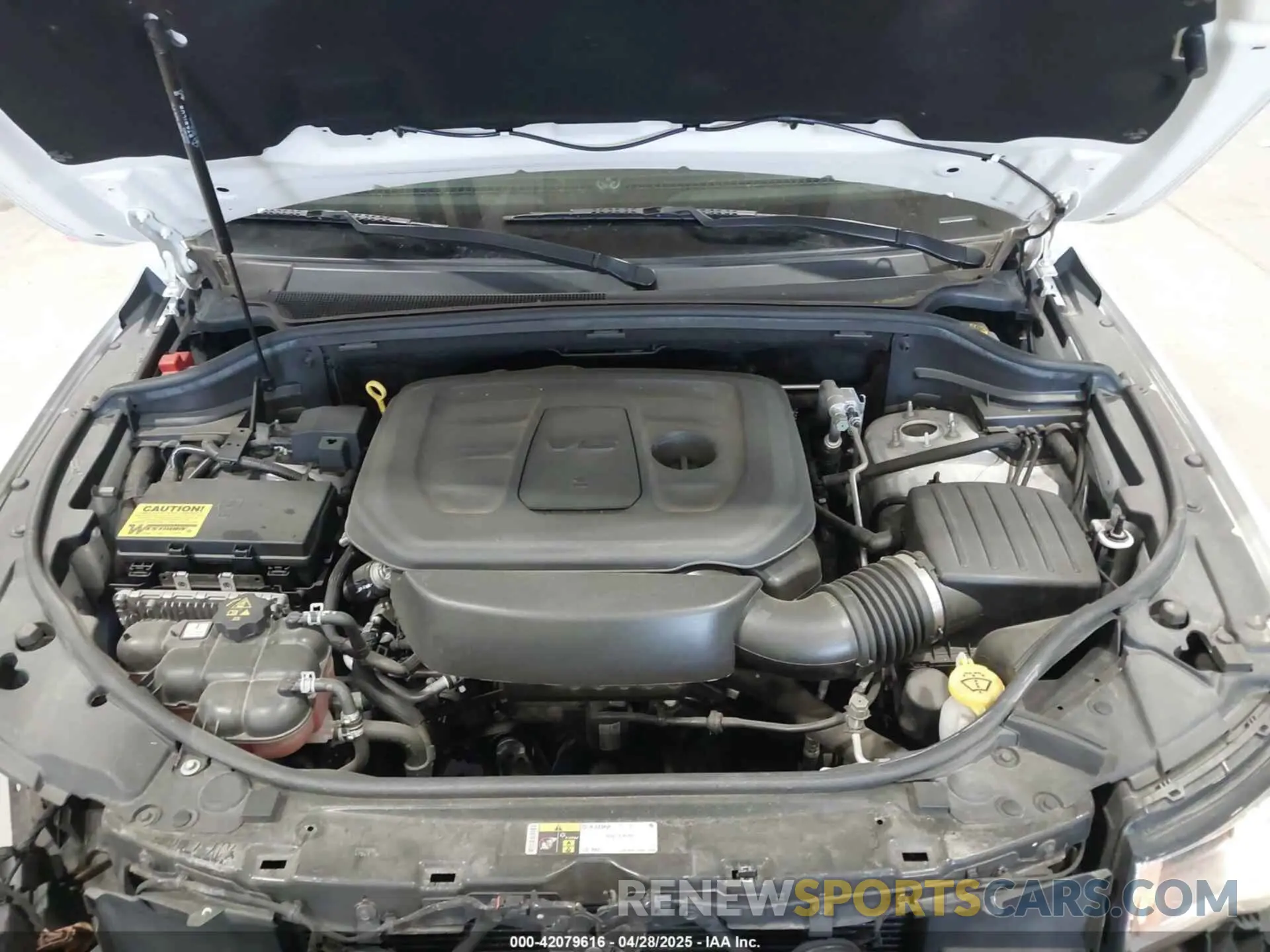 10 Photograph of a damaged car 1C4RJFAG5KC834317 JEEP GRAND CHEROKEE 2019