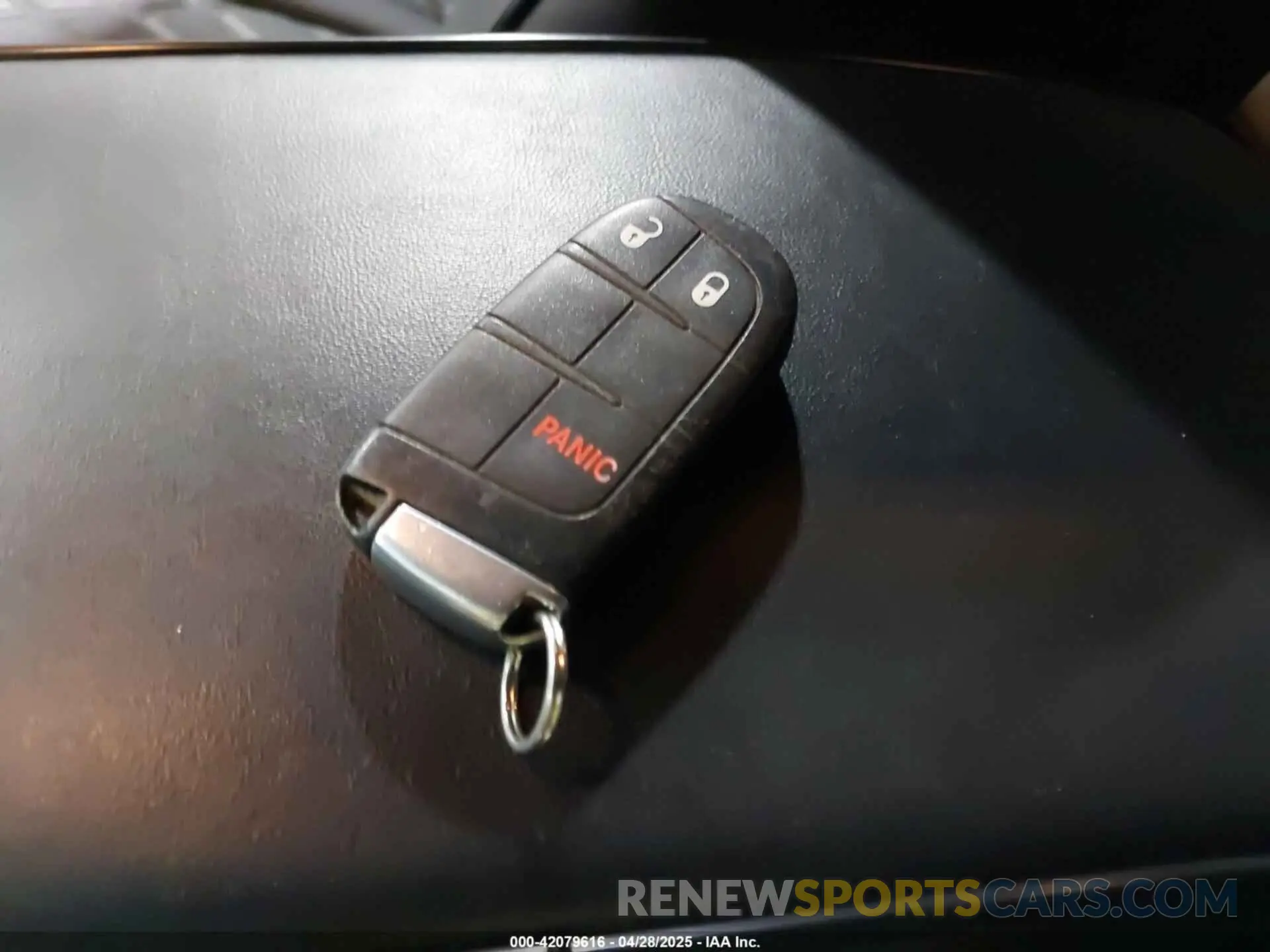 11 Photograph of a damaged car 1C4RJFAG5KC834317 JEEP GRAND CHEROKEE 2019