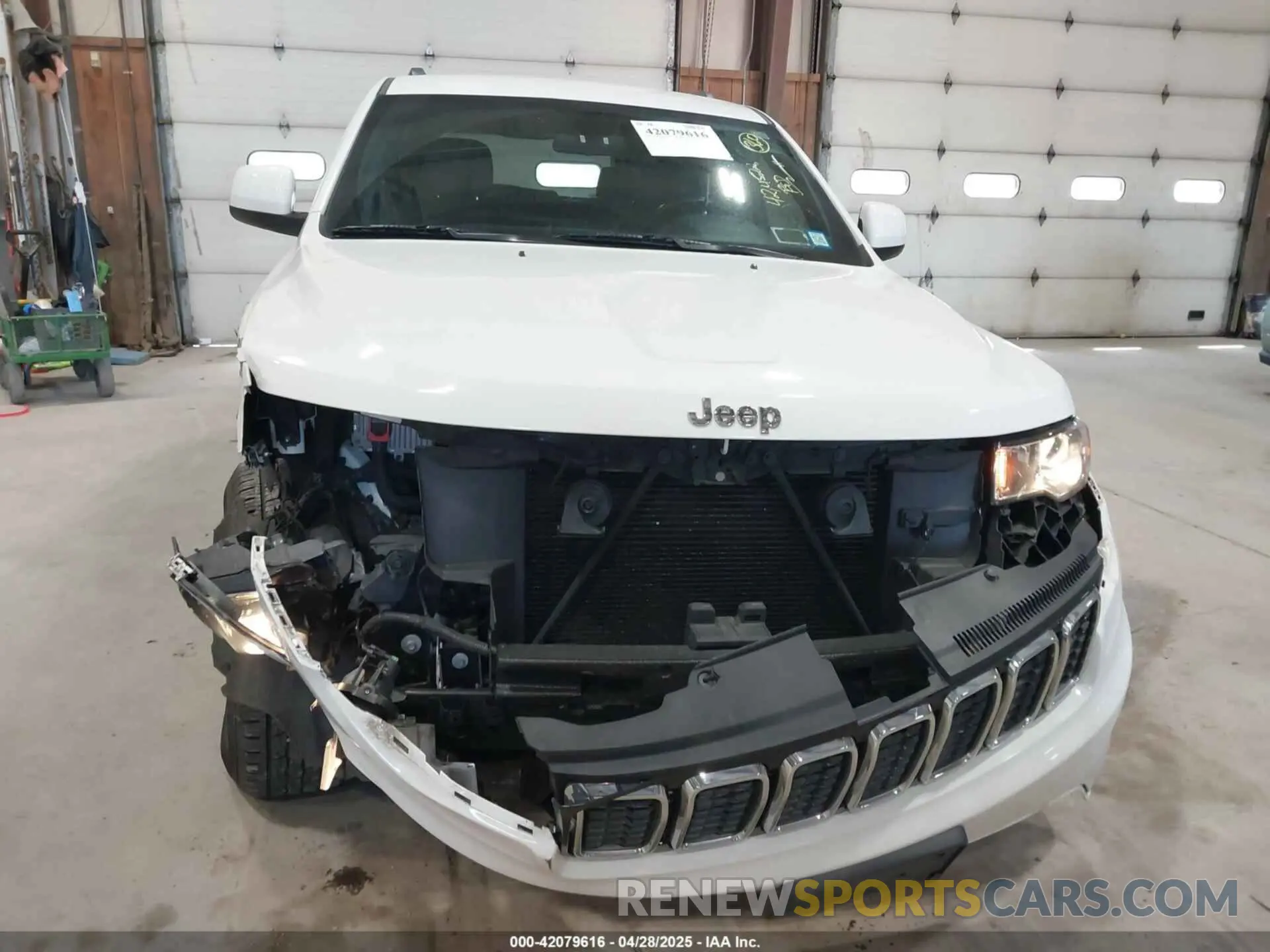 6 Photograph of a damaged car 1C4RJFAG5KC834317 JEEP GRAND CHEROKEE 2019