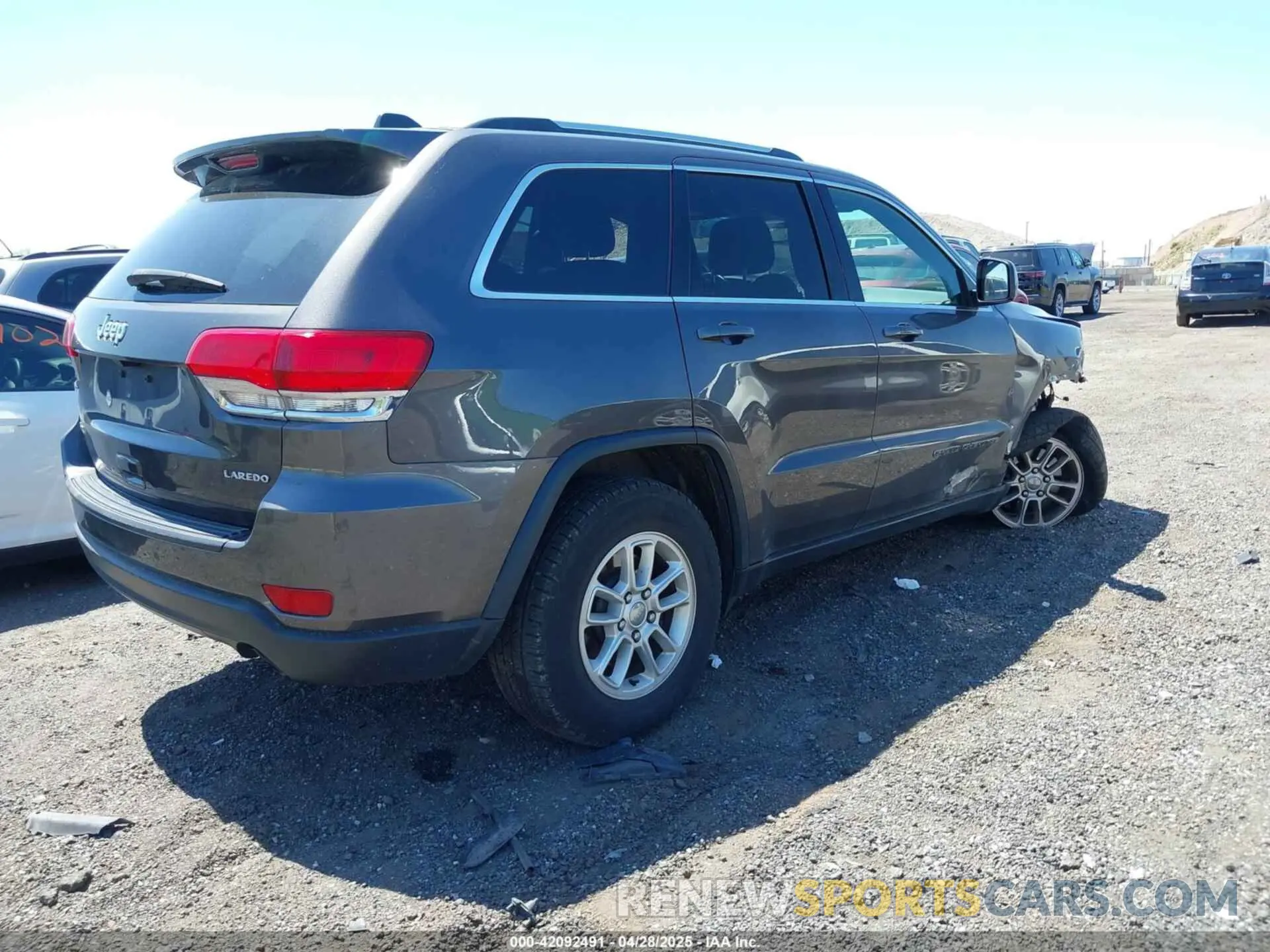 4 Photograph of a damaged car 1C4RJFAG5KC849481 JEEP GRAND CHEROKEE 2019