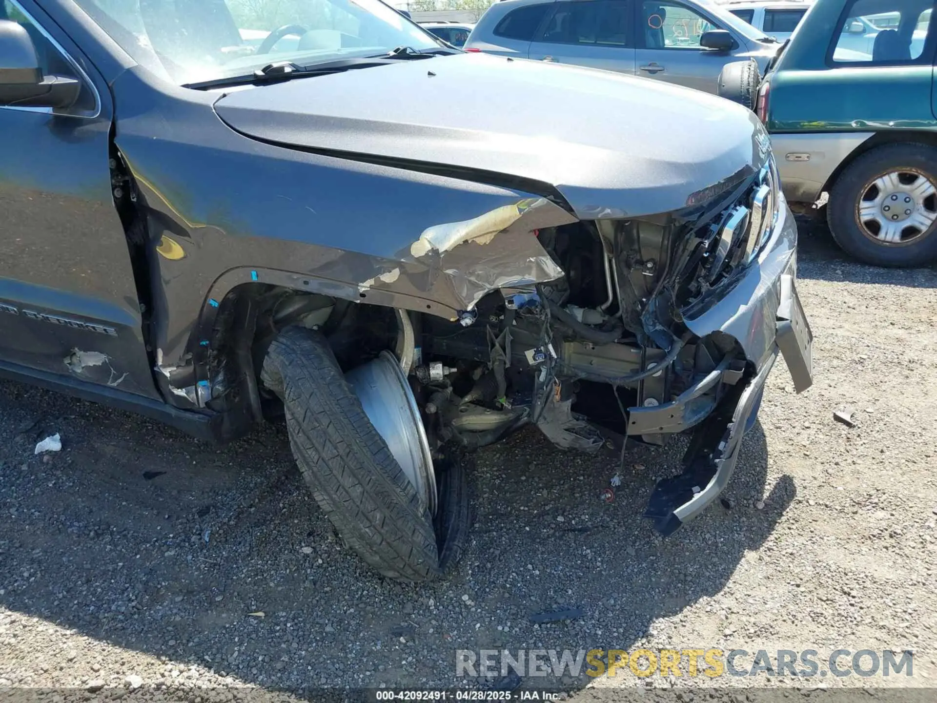6 Photograph of a damaged car 1C4RJFAG5KC849481 JEEP GRAND CHEROKEE 2019