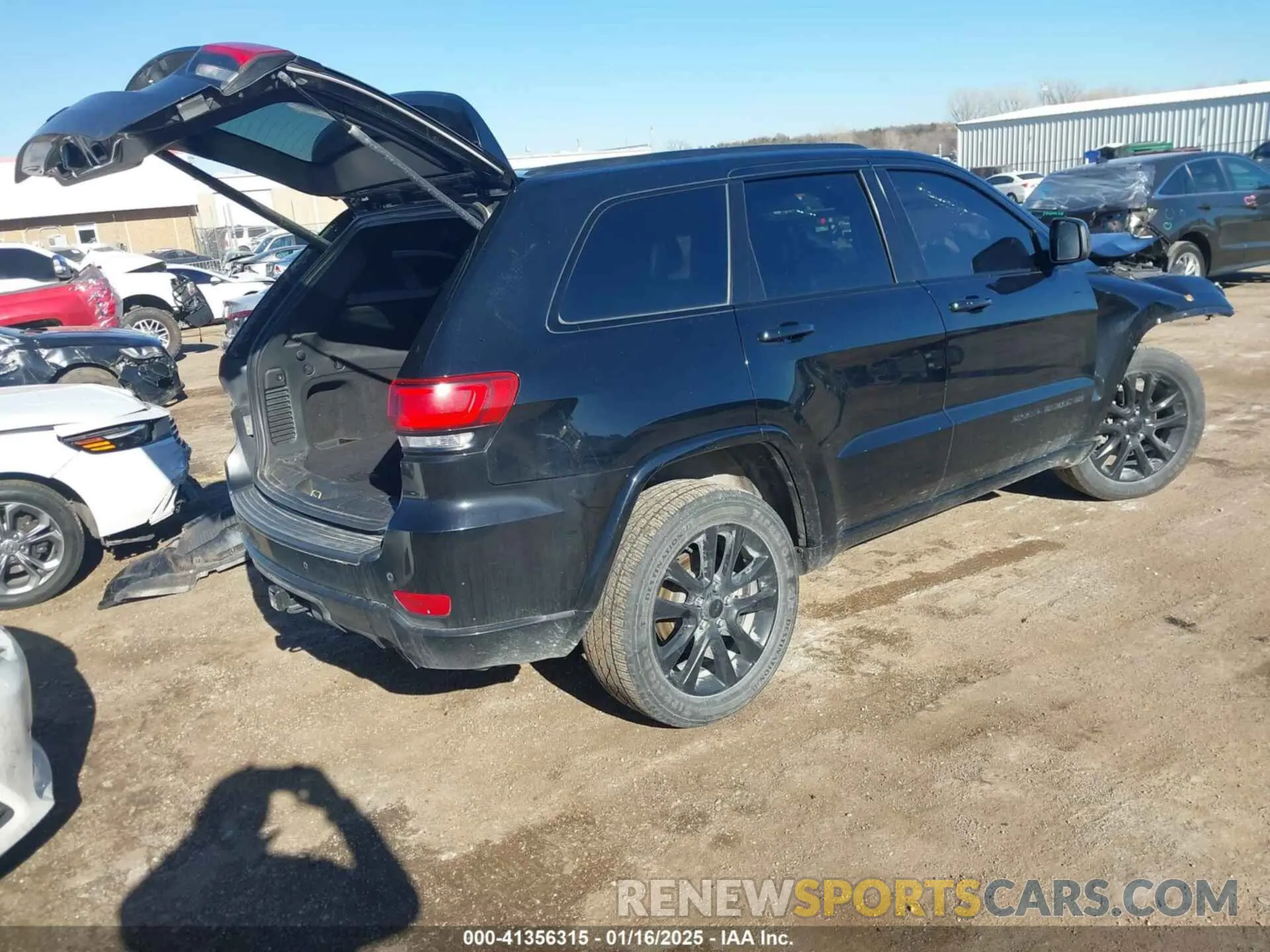 4 Photograph of a damaged car 1C4RJFAG6KC566619 JEEP GRAND CHEROKEE 2019