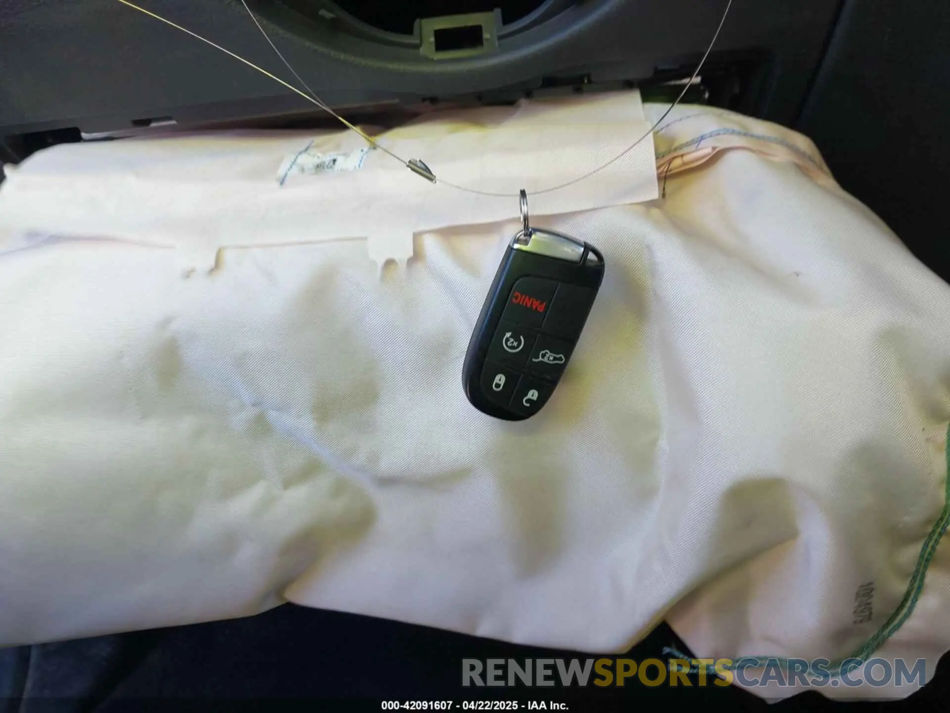 11 Photograph of a damaged car 1C4RJFAG6KC568046 JEEP GRAND CHEROKEE 2019