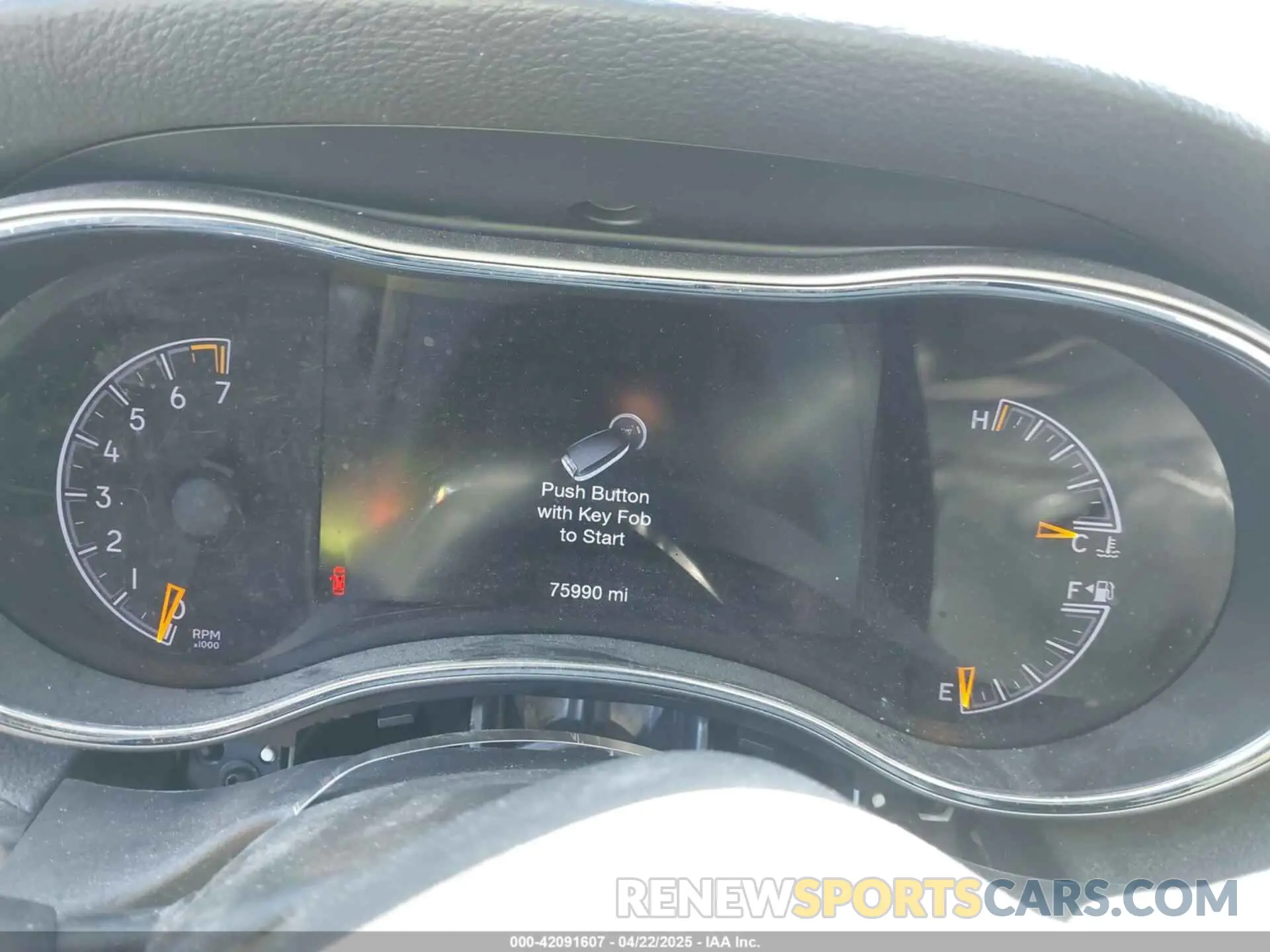 16 Photograph of a damaged car 1C4RJFAG6KC568046 JEEP GRAND CHEROKEE 2019
