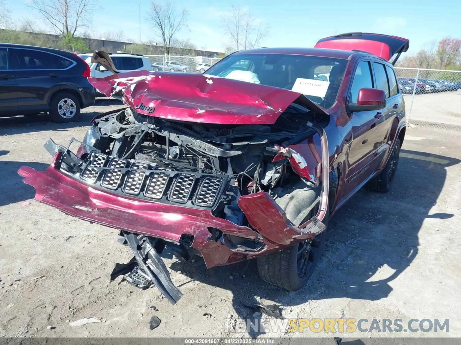 2 Photograph of a damaged car 1C4RJFAG6KC568046 JEEP GRAND CHEROKEE 2019