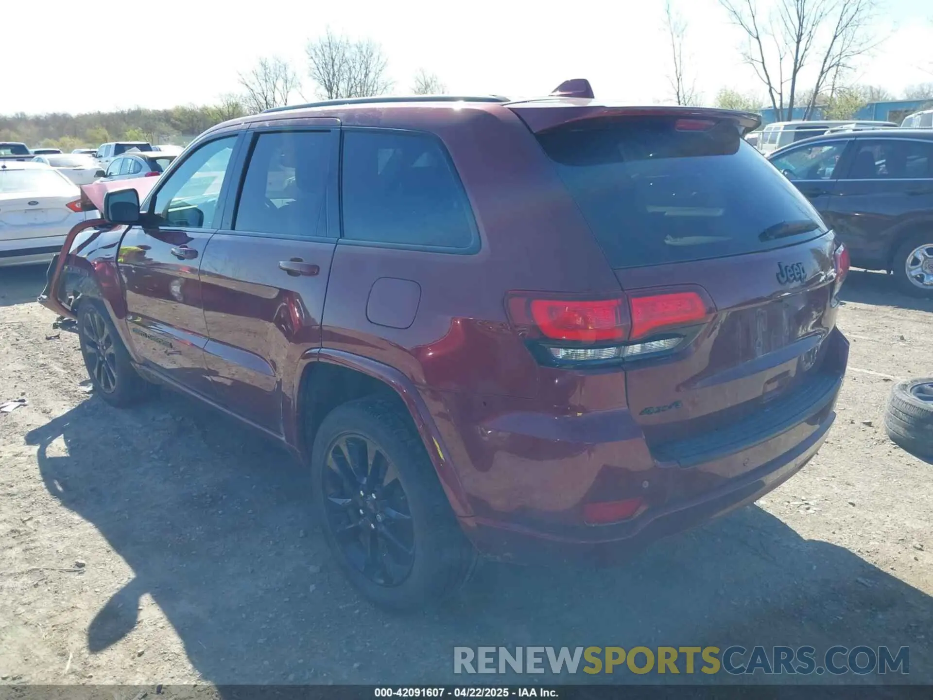 3 Photograph of a damaged car 1C4RJFAG6KC568046 JEEP GRAND CHEROKEE 2019