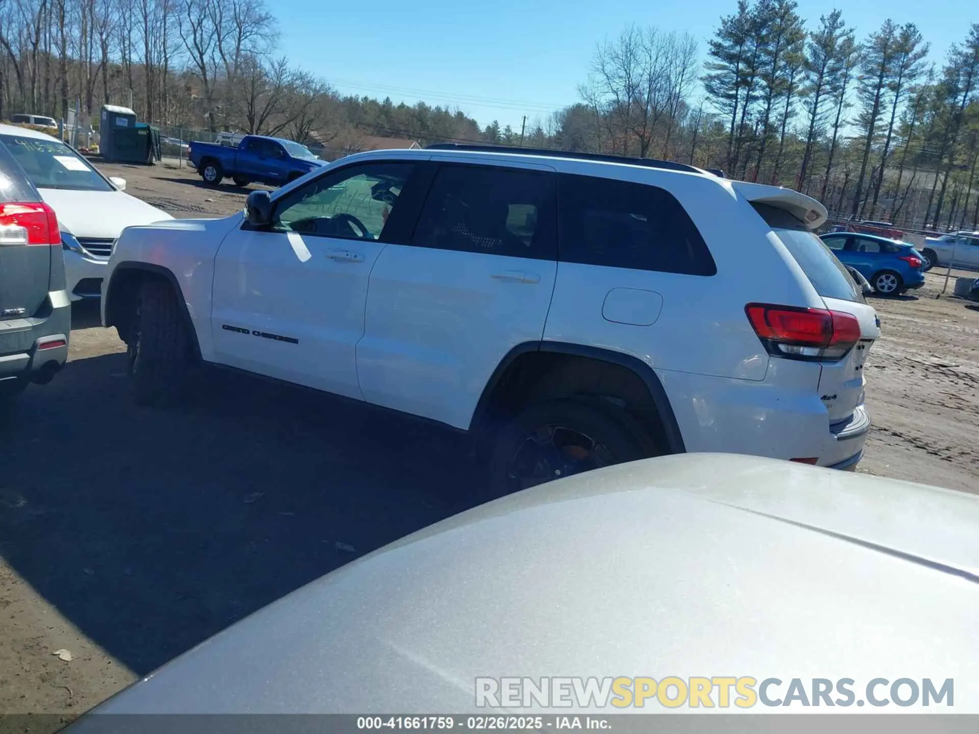 3 Photograph of a damaged car 1C4RJFAG6KC641920 JEEP GRAND CHEROKEE 2019