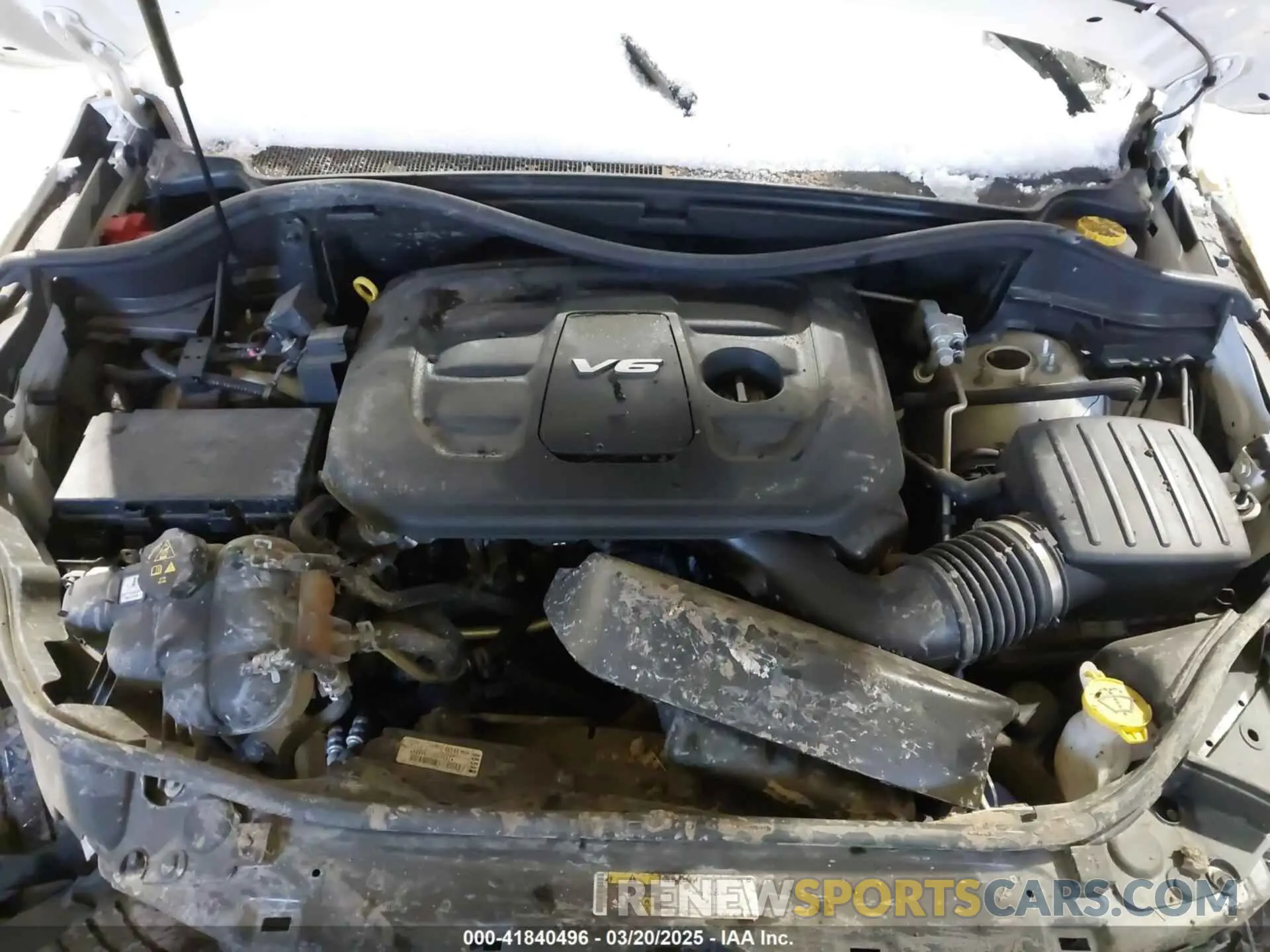 10 Photograph of a damaged car 1C4RJFAG6KC667045 JEEP GRAND CHEROKEE 2019