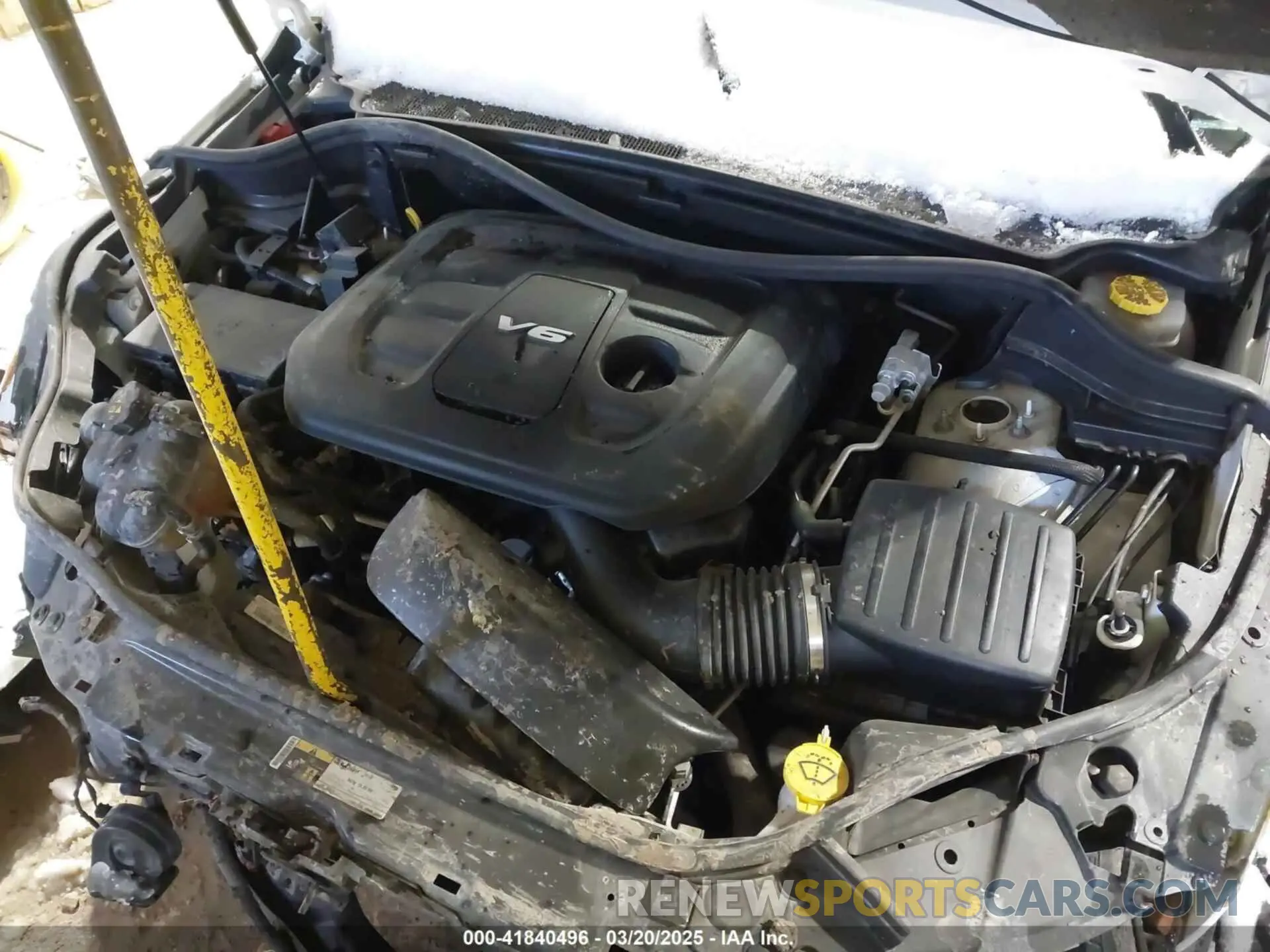 12 Photograph of a damaged car 1C4RJFAG6KC667045 JEEP GRAND CHEROKEE 2019
