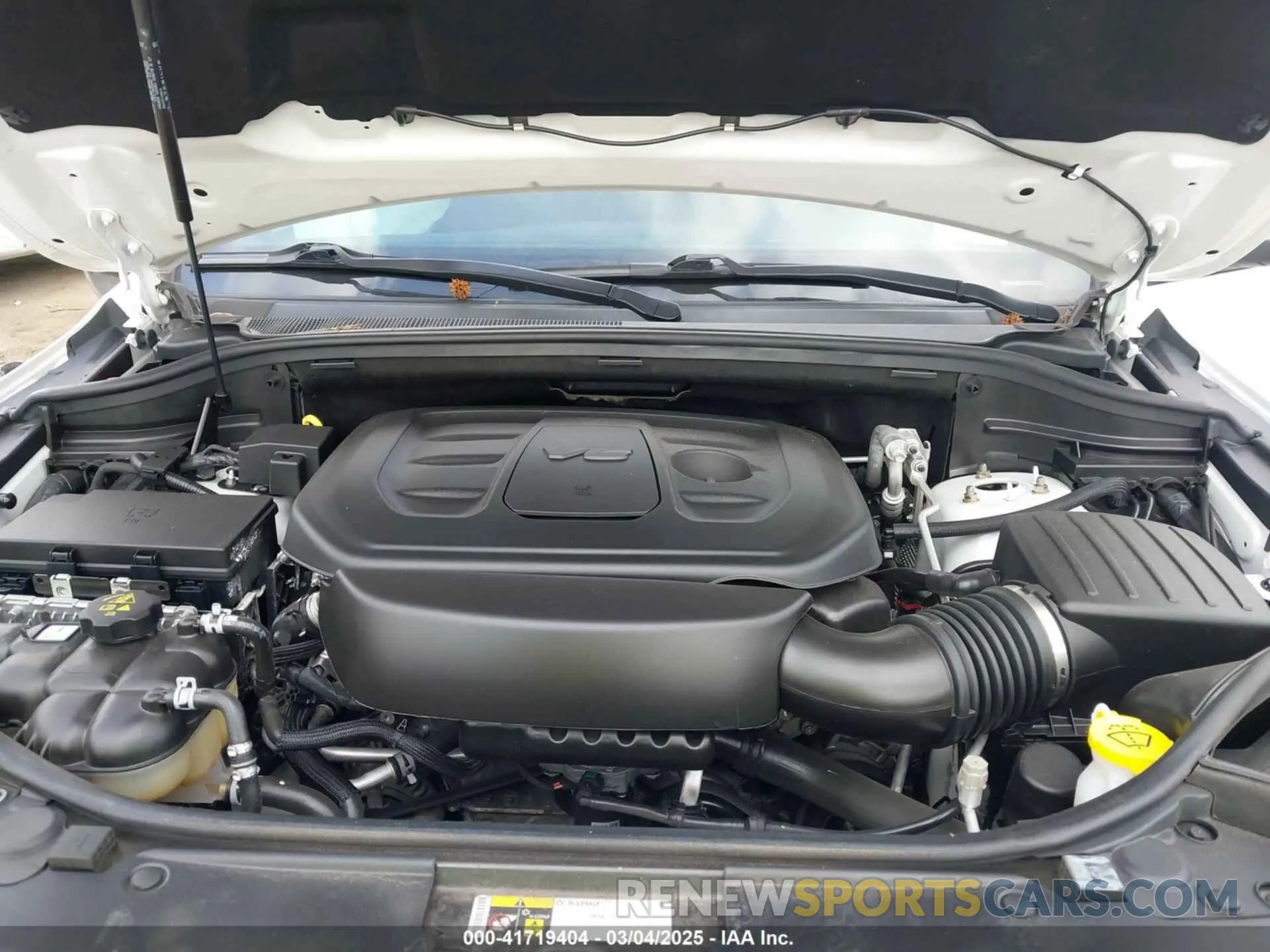 10 Photograph of a damaged car 1C4RJFAG6KC696190 JEEP GRAND CHEROKEE 2019
