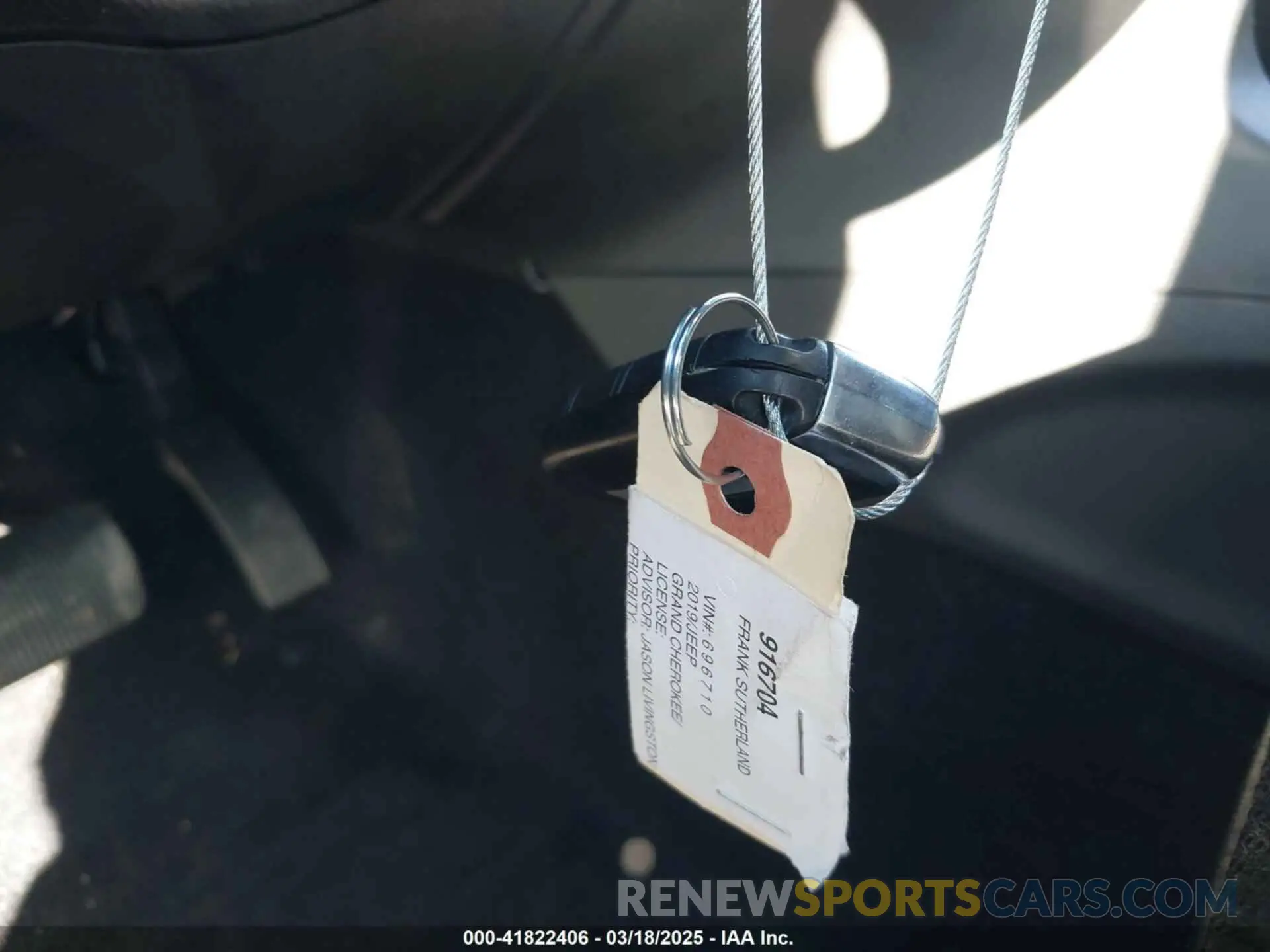 11 Photograph of a damaged car 1C4RJFAG6KC696710 JEEP GRAND CHEROKEE 2019