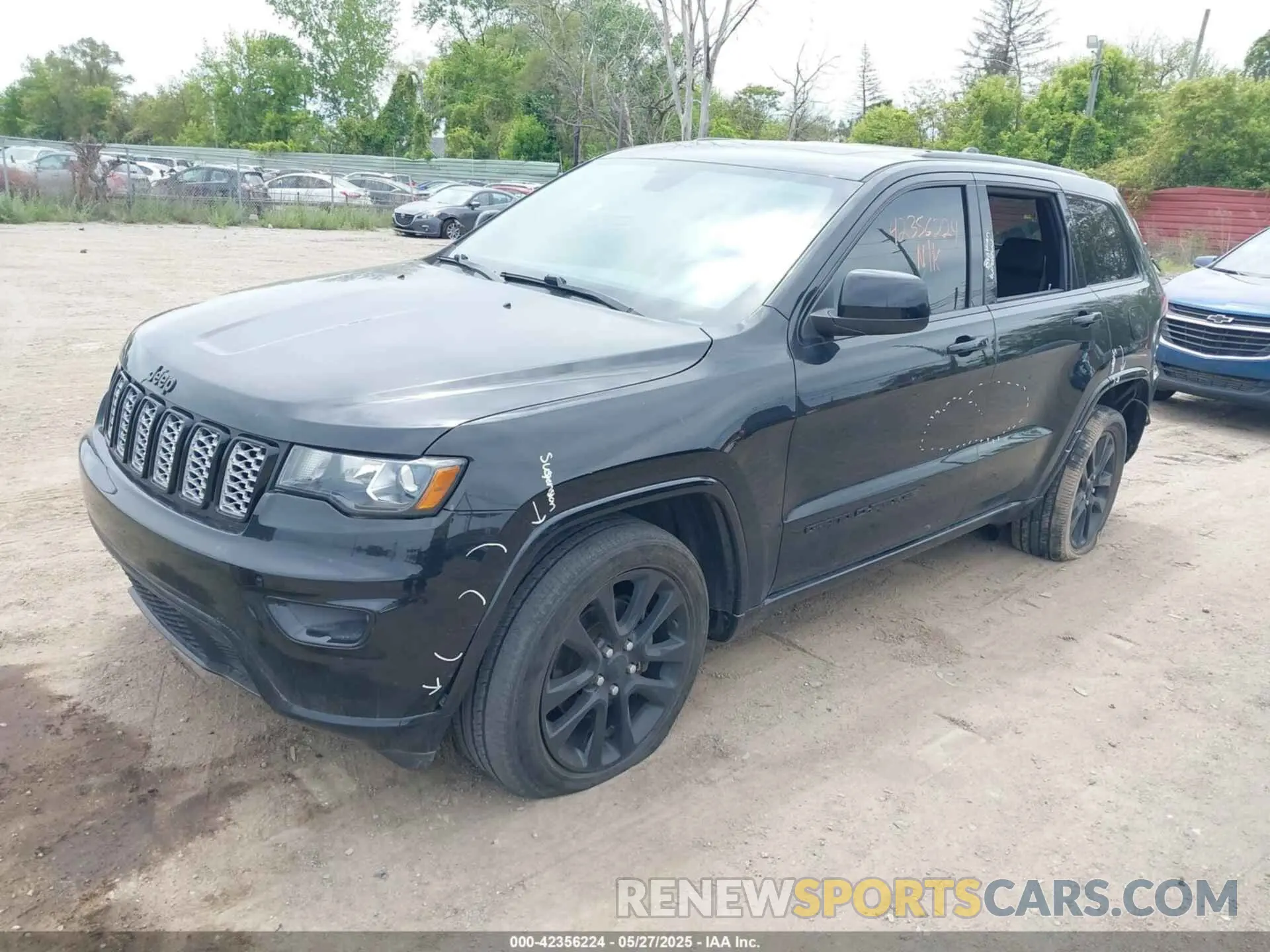 2 Photograph of a damaged car 1C4RJFAG6KC802444 JEEP GRAND CHEROKEE 2019