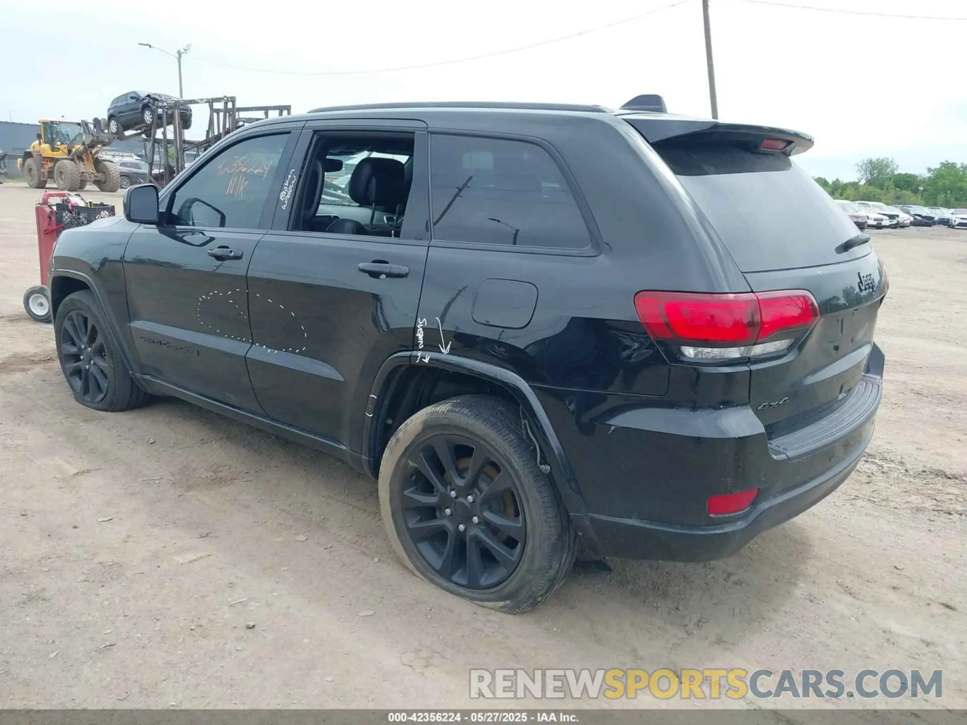 3 Photograph of a damaged car 1C4RJFAG6KC802444 JEEP GRAND CHEROKEE 2019