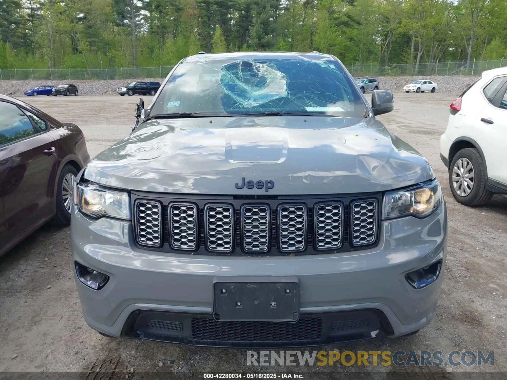 12 Photograph of a damaged car 1C4RJFAG6KC845486 JEEP GRAND CHEROKEE 2019