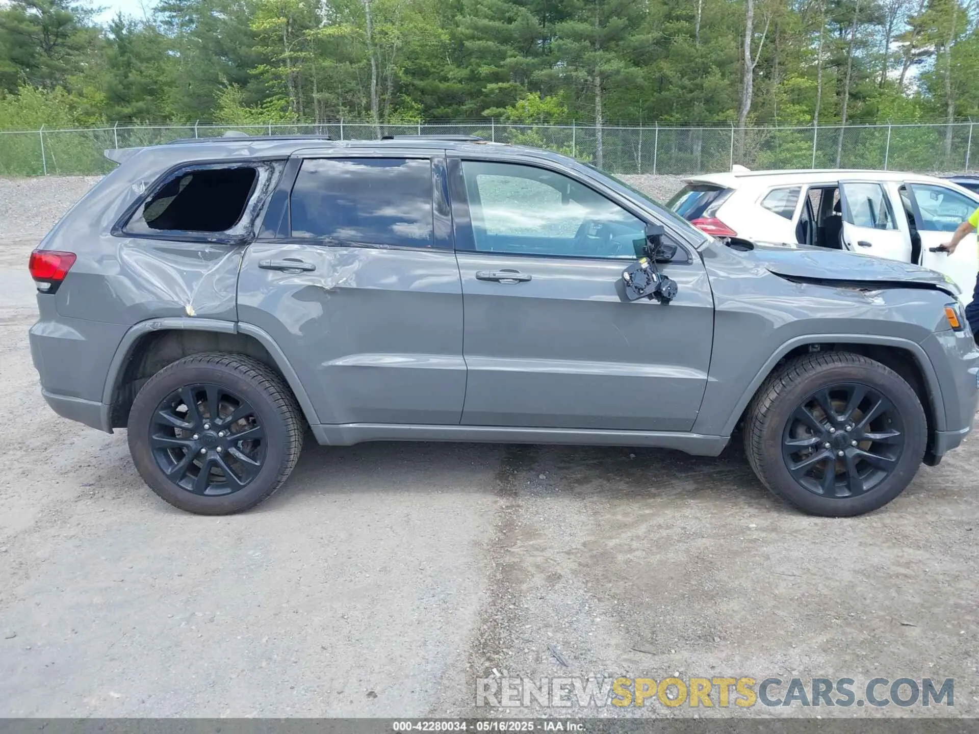 13 Photograph of a damaged car 1C4RJFAG6KC845486 JEEP GRAND CHEROKEE 2019