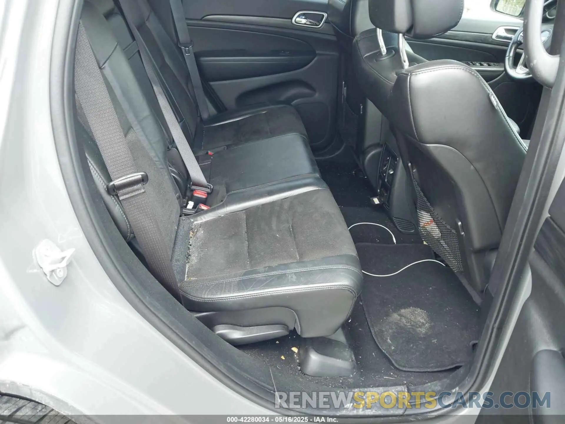 8 Photograph of a damaged car 1C4RJFAG6KC845486 JEEP GRAND CHEROKEE 2019