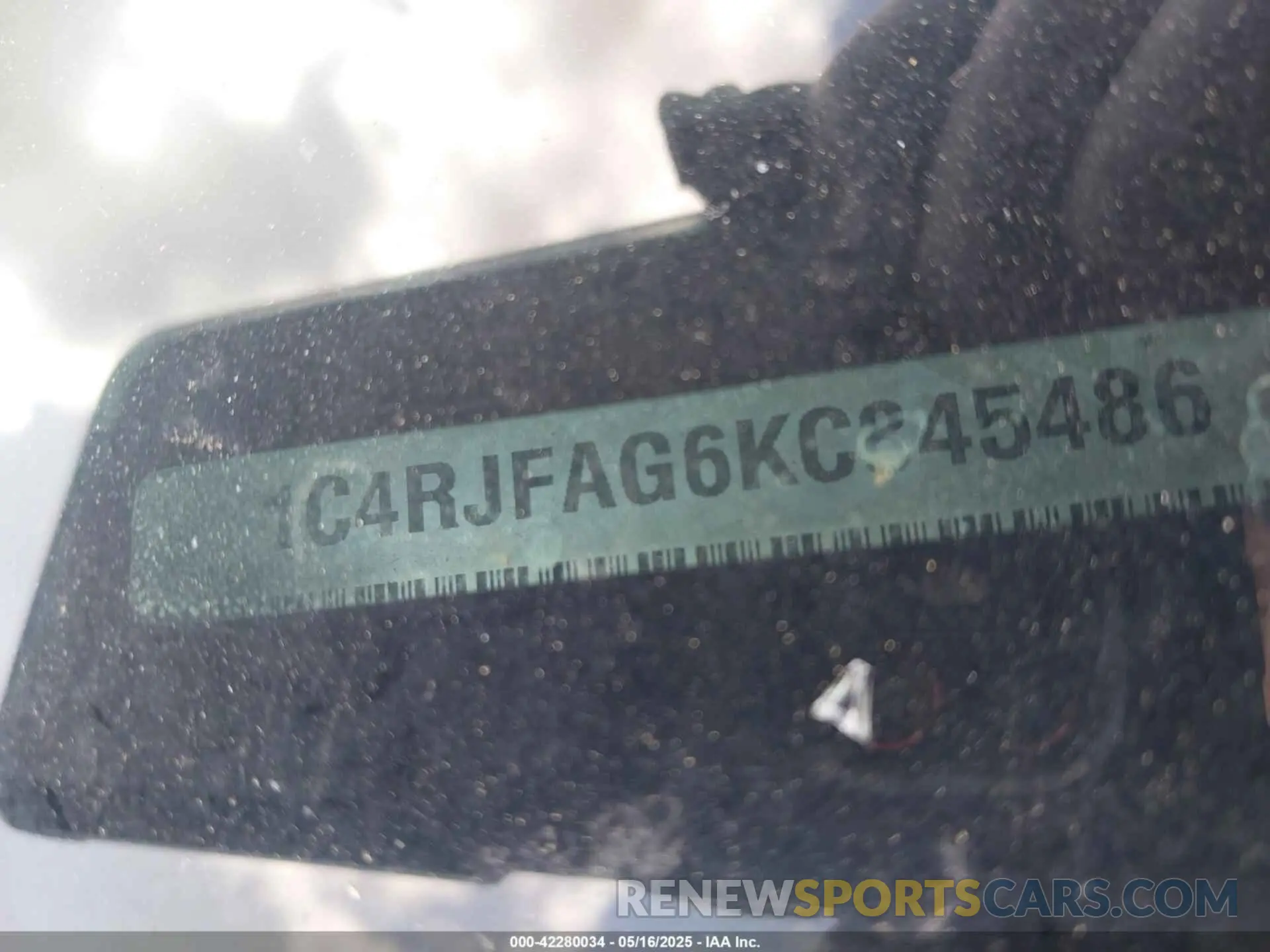 9 Photograph of a damaged car 1C4RJFAG6KC845486 JEEP GRAND CHEROKEE 2019