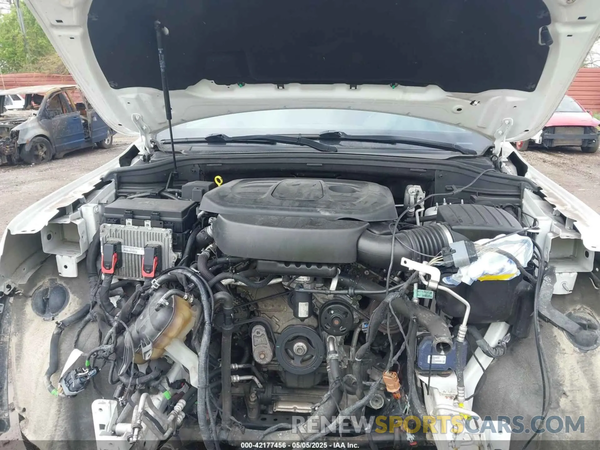 10 Photograph of a damaged car 1C4RJFAG7KC721131 JEEP GRAND CHEROKEE 2019