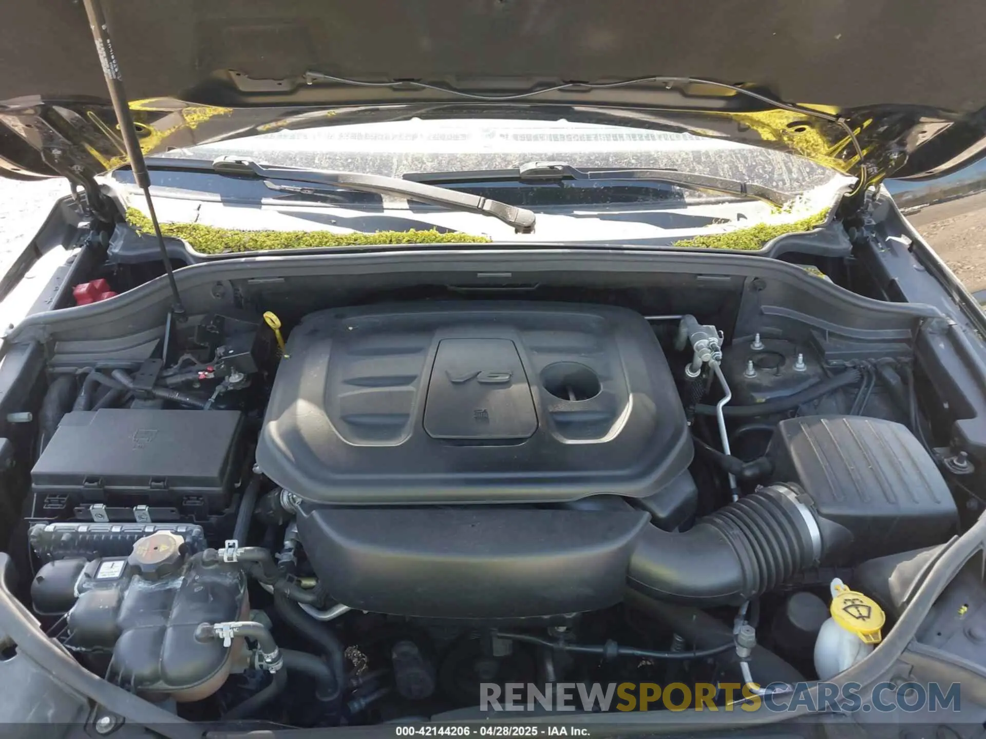 10 Photograph of a damaged car 1C4RJFAG7KC834321 JEEP GRAND CHEROKEE 2019